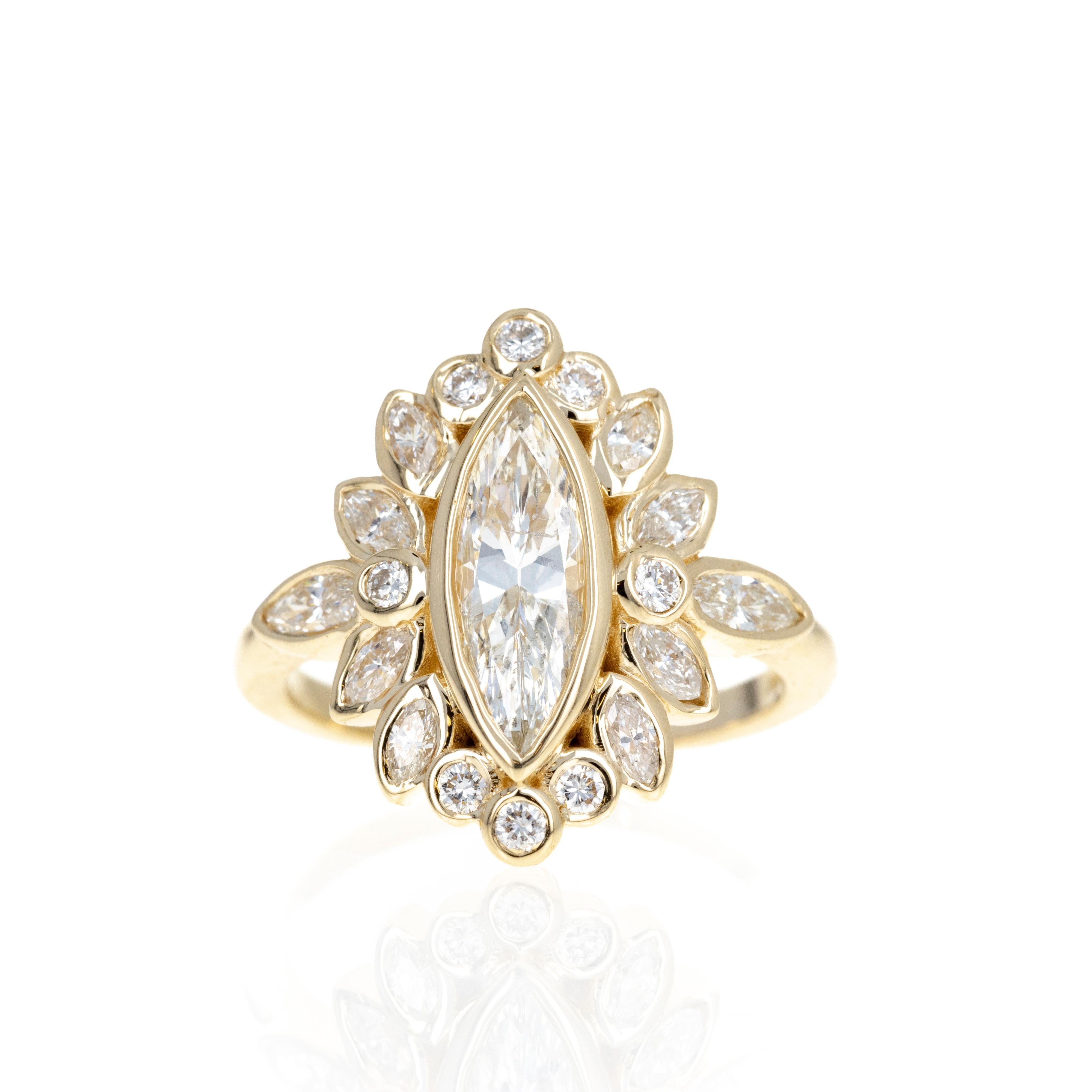 Bague grappe en or jaune 14 carats sertie d'un diamant marquise de 1,15 carat en vente 1