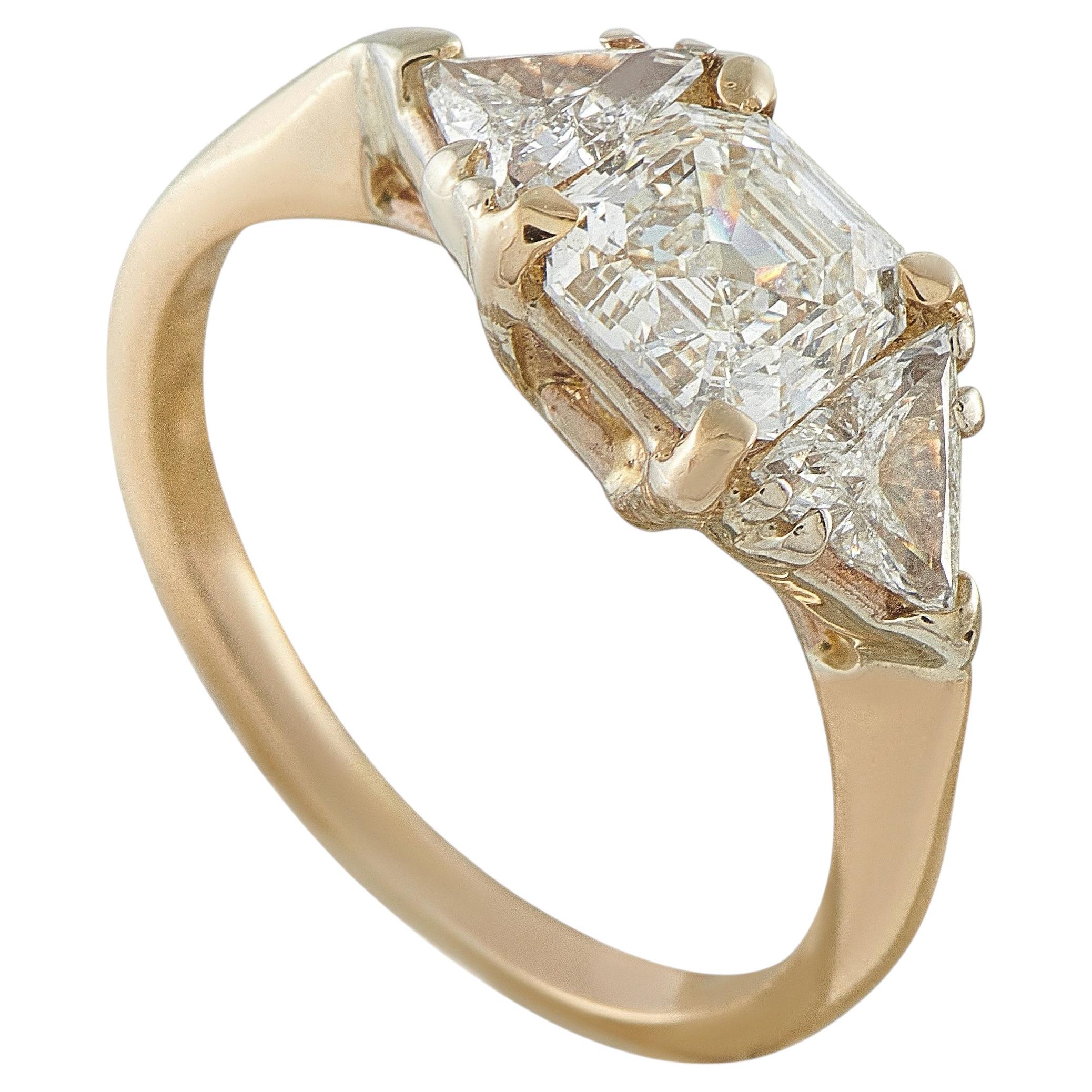 Ring aus 14-karätigem Gelbgold mit einem Diamanten von 1,16 Karat, Art.-Nr. MF34-070126
