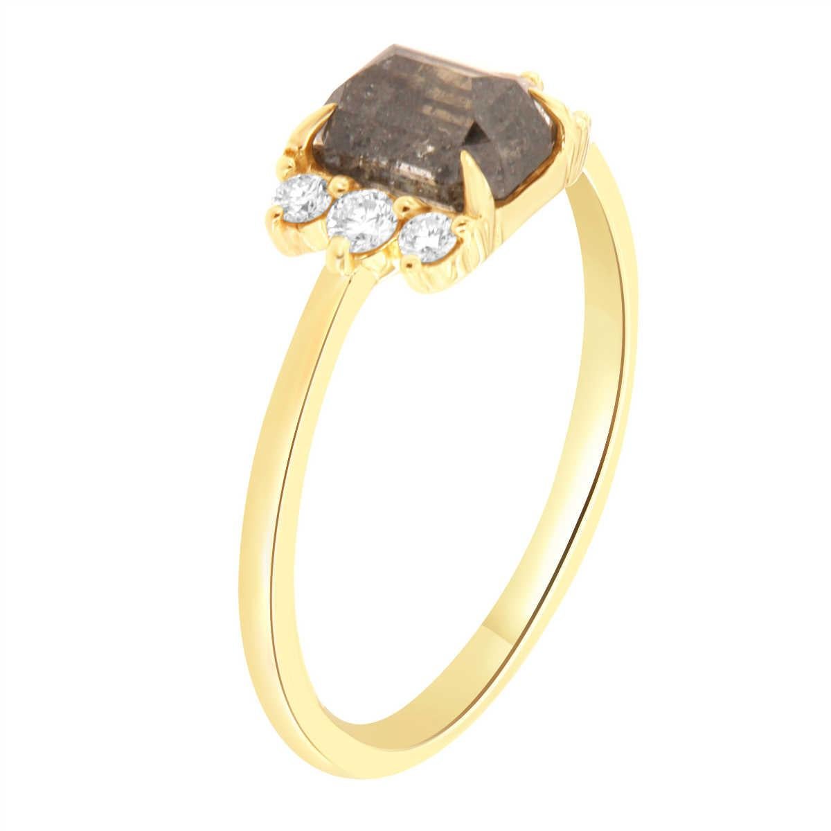This 14k yellow gold organic & rustic style ring contains approximately six (6) Round diamonds with a total weight of 0.14 Carat. The round diamonds are G in color and SI1 in clarity. In the center of this petite Earthy style ring is set upside down