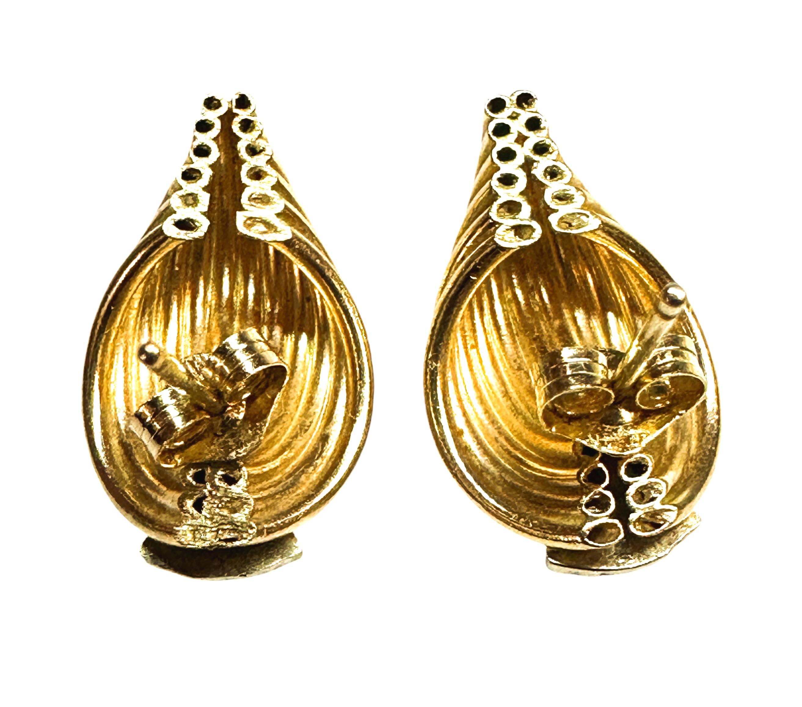 14k Yellow Gold .12 Carat Diamond Post Earrings In Excellent Condition In Eagan, MN
