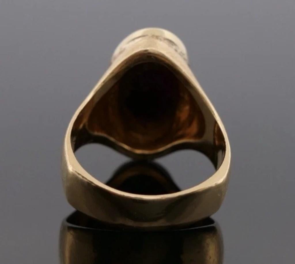 Taille ovale Bague à chaton en or jaune 14K 12.00 grammes de charoite violette Taille 10 en vente