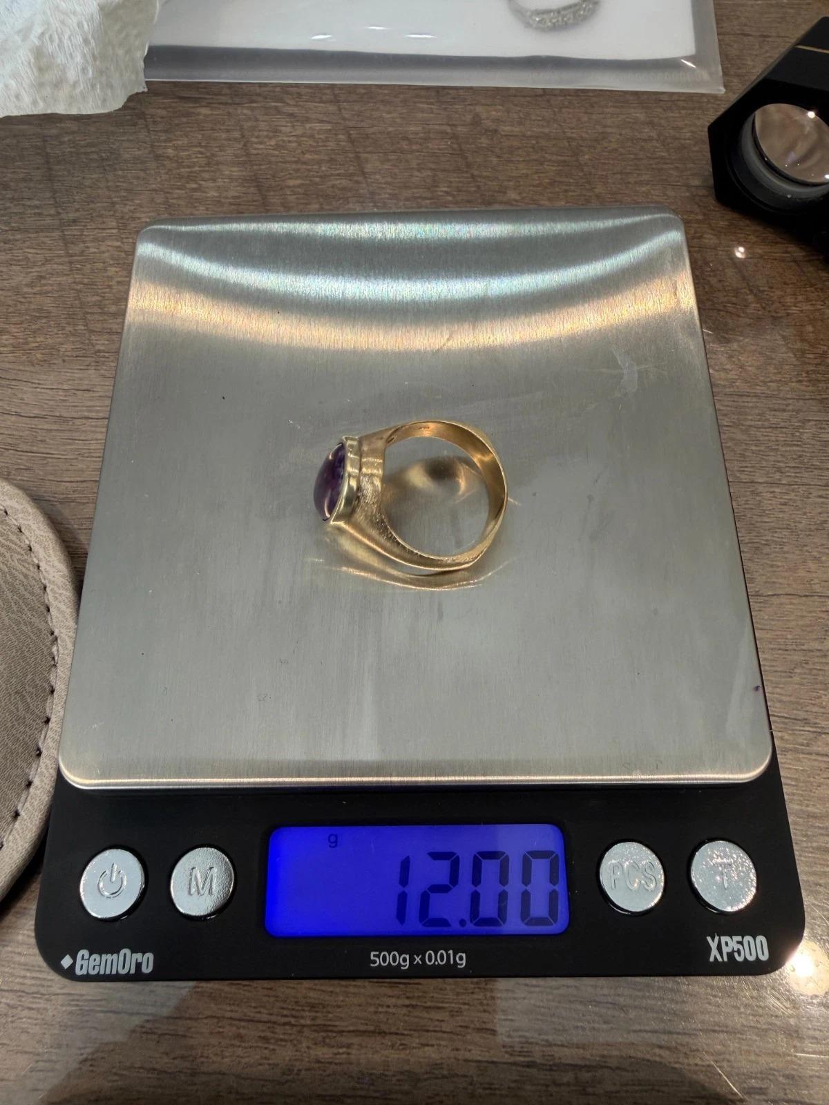 Bague à chaton en or jaune 14K 12.00 grammes de charoite violette Taille 10 en vente 3