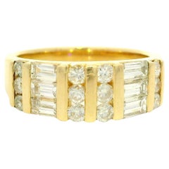 Bague en or jaune 14k 1.21ctw Baguette et diamant rond en serti clos