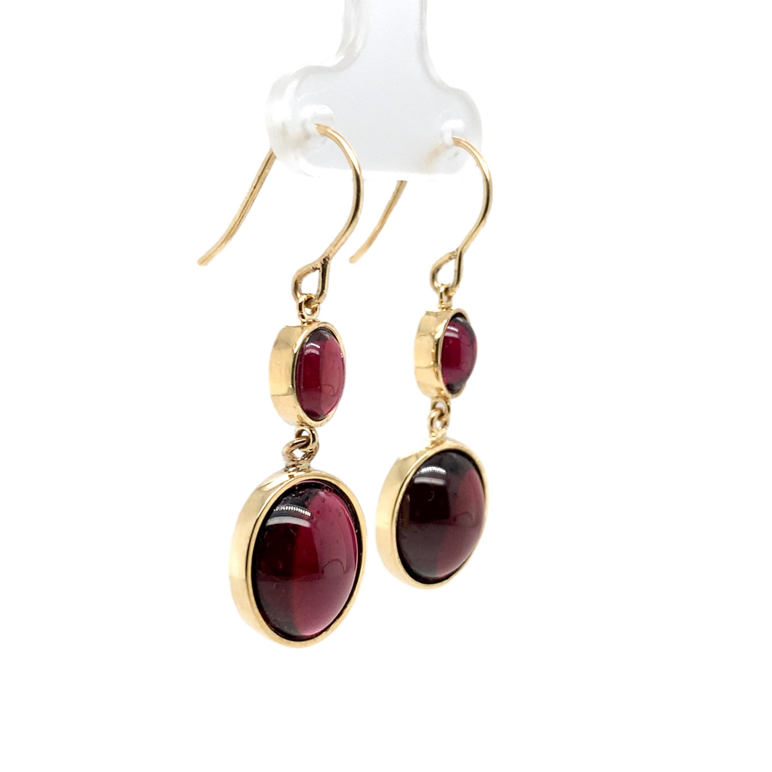 14K Yellow Gold 12.29 carat tw Garnet Cabochon Drop Earrings In New Condition For Sale In Big Bend, WI