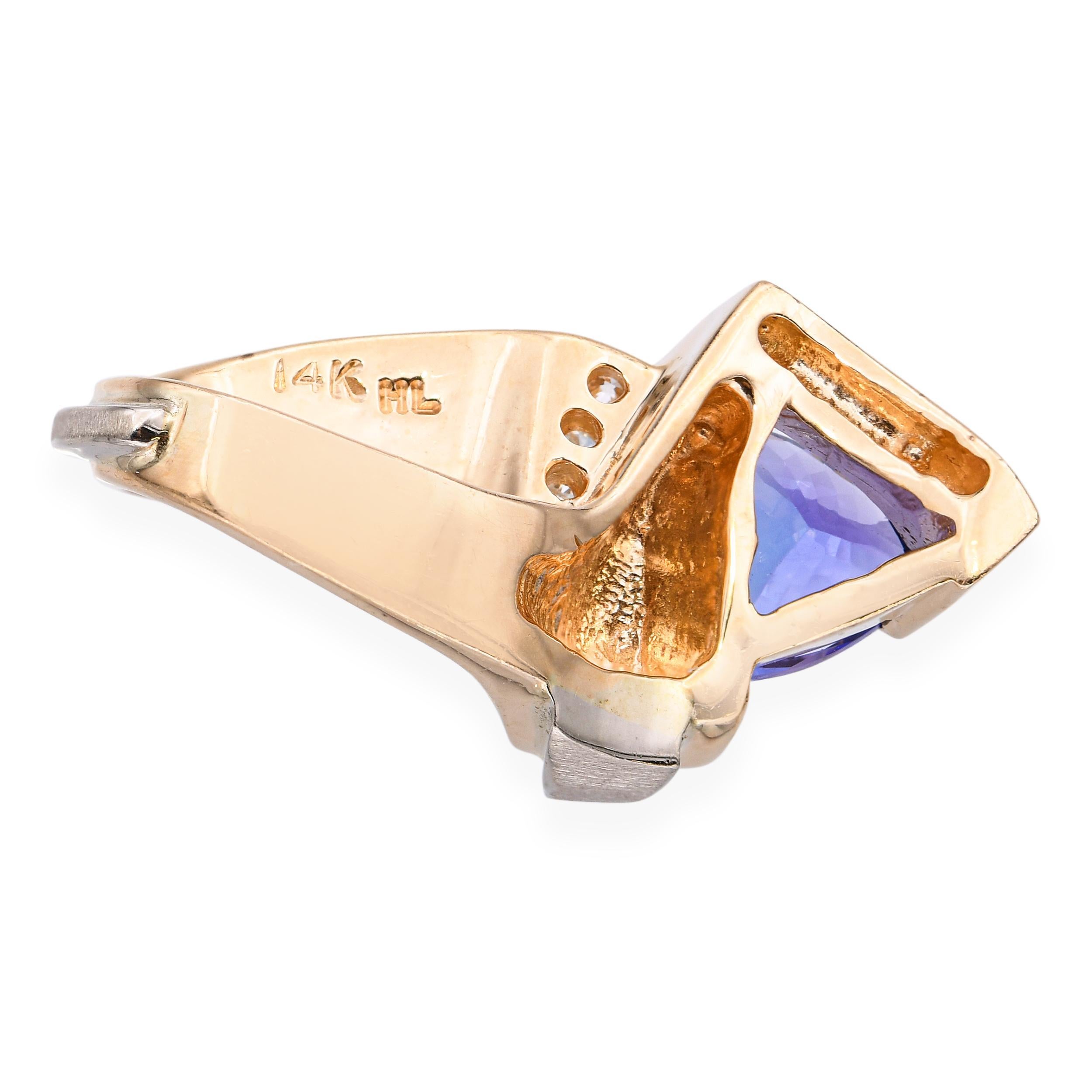 Pendentif en or jaune 14k 1.25ct Tanzanite et diamant Bon état - En vente à New York, NY