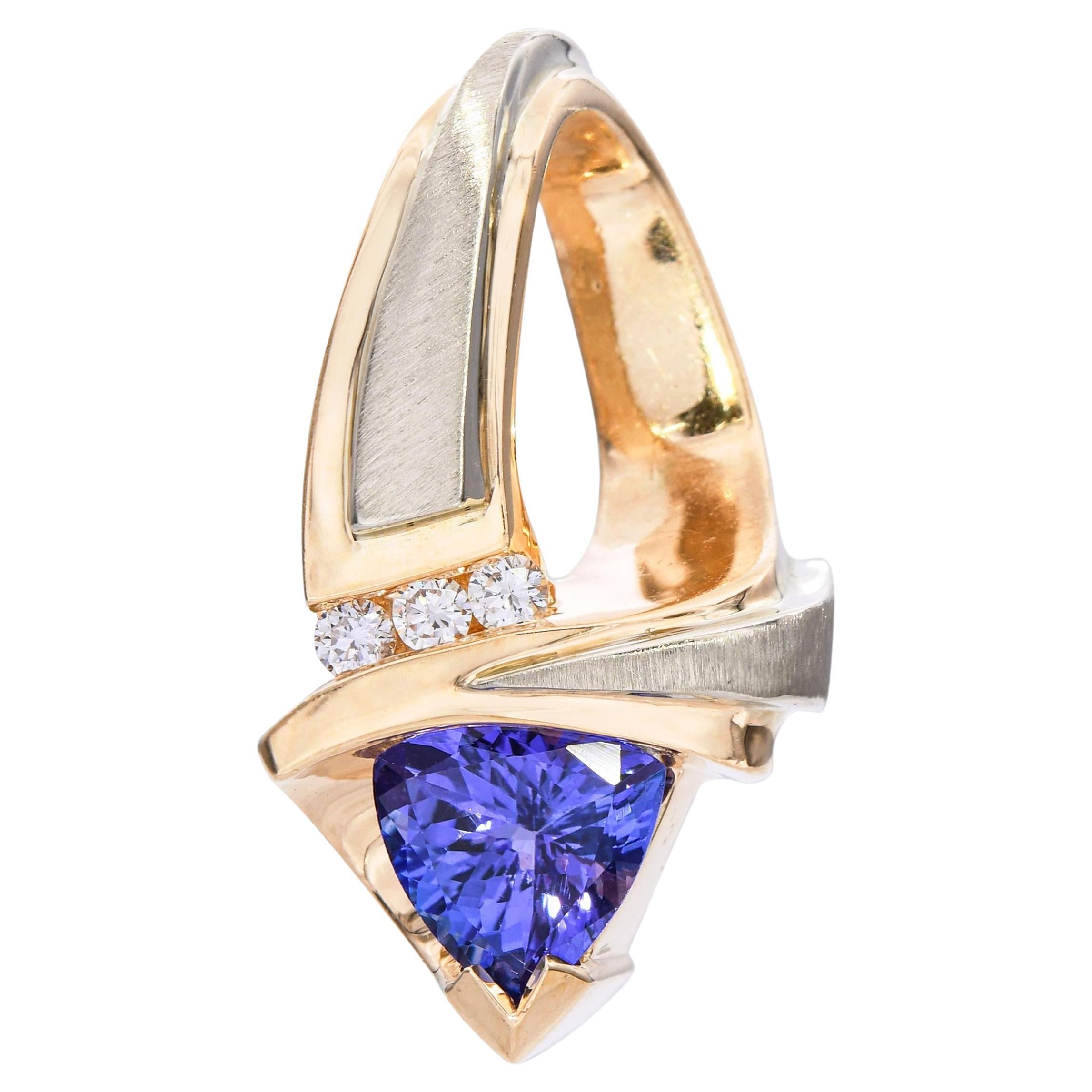 Ciondolo in oro giallo 14k con tanzanite e diamanti da 1,25 carati