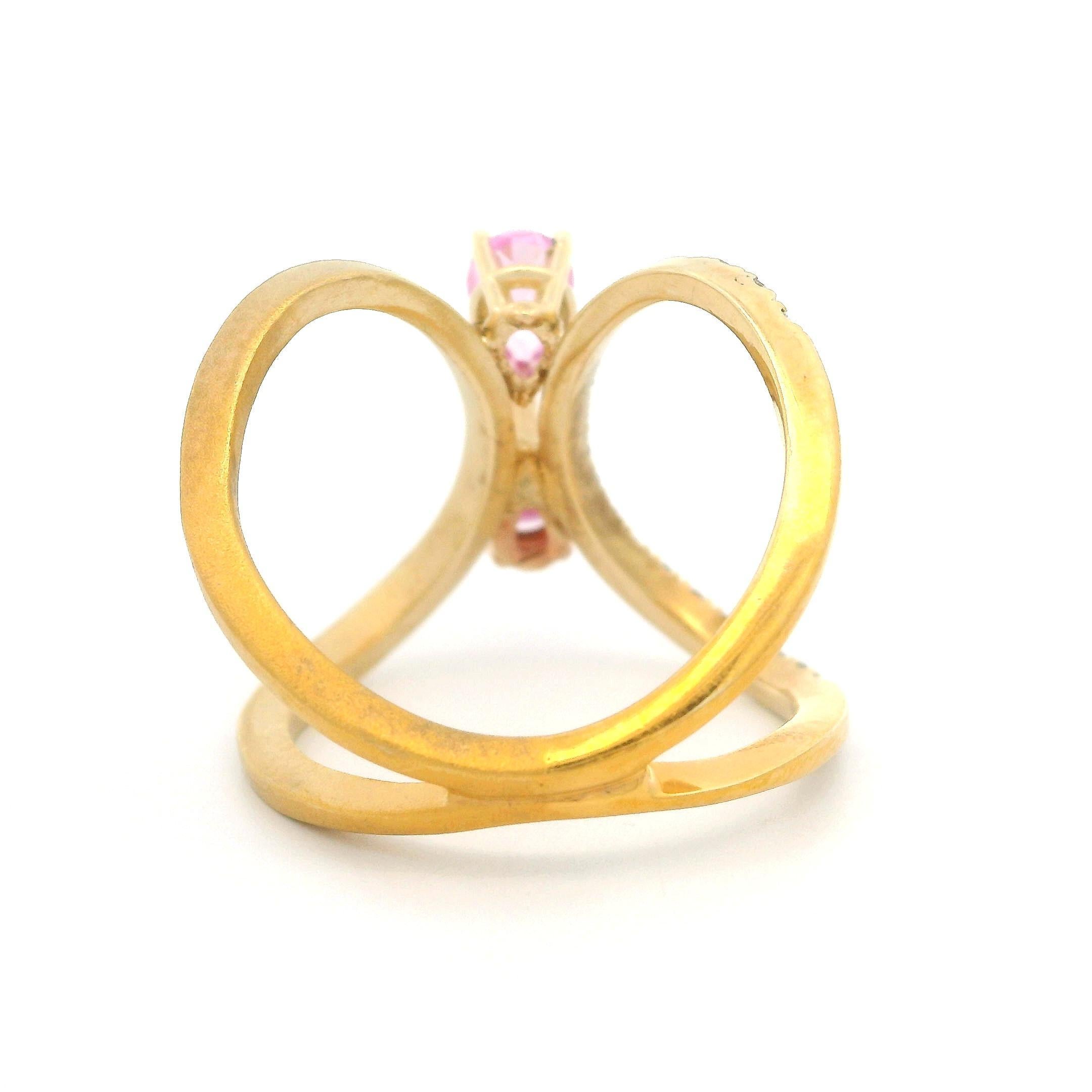 Anillo de oro amarillo de 14 quilates de 1,25 quilates de zafiro rubí y diamante de doble acabado con abertura ancha en Excelente estado para la venta en Montclair, NJ