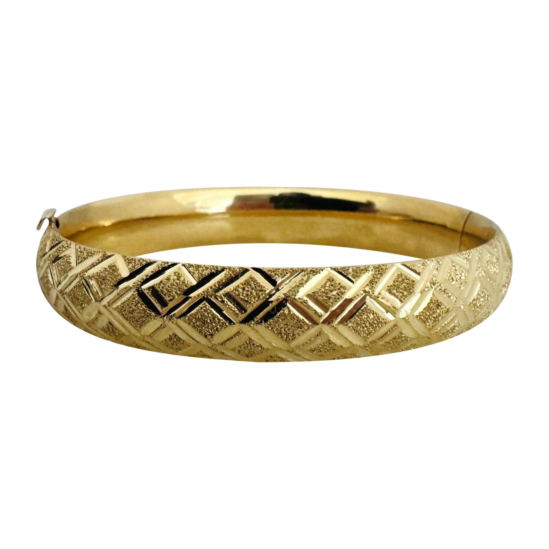 14k Yellow Gold 12.8g Ladies Diamond Cut 11mm Textured Bangle Bracelet 7