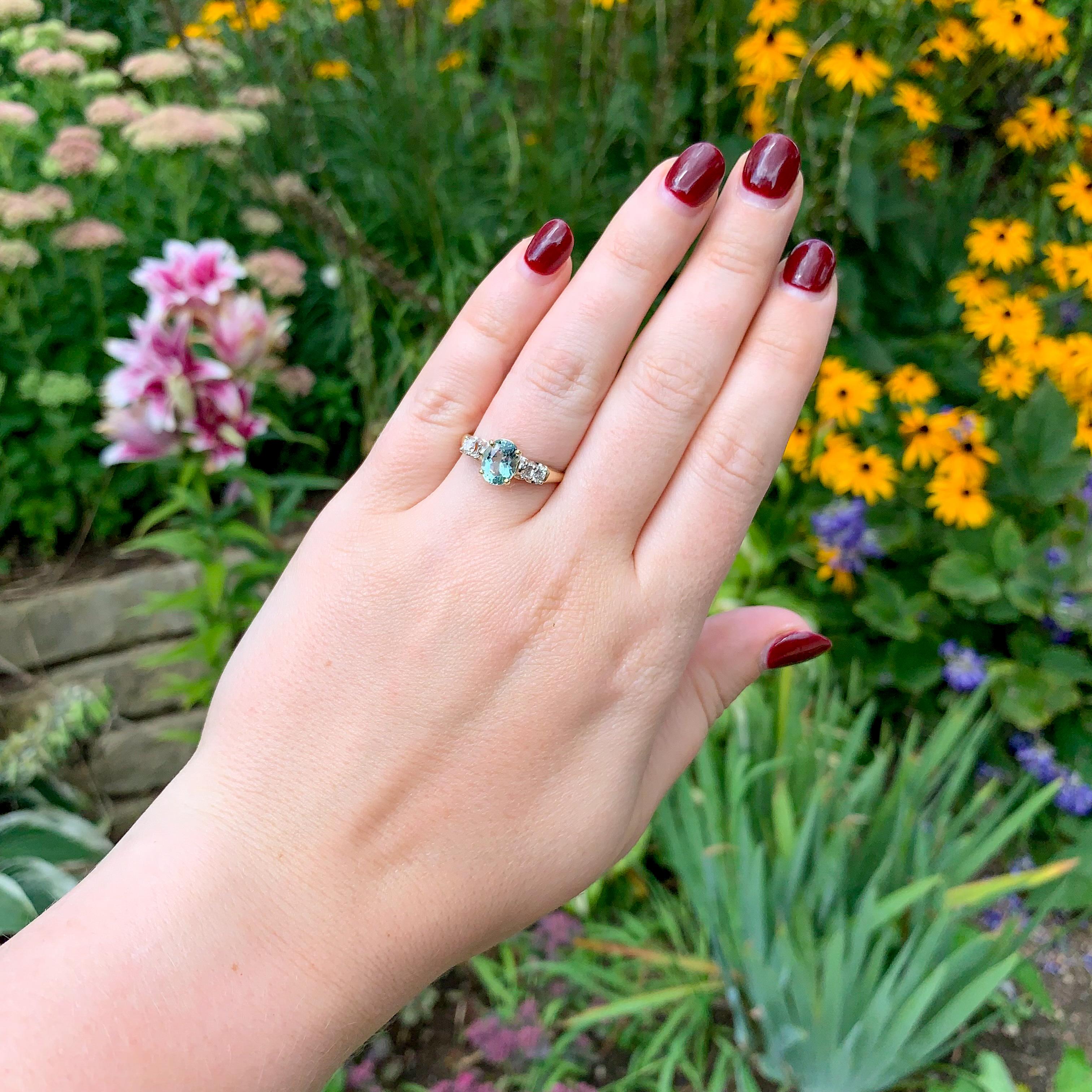 14K Gelbgold 1,31 Karat Aquamarin und Diamant-Ring Größe 8,75 im Angebot 1