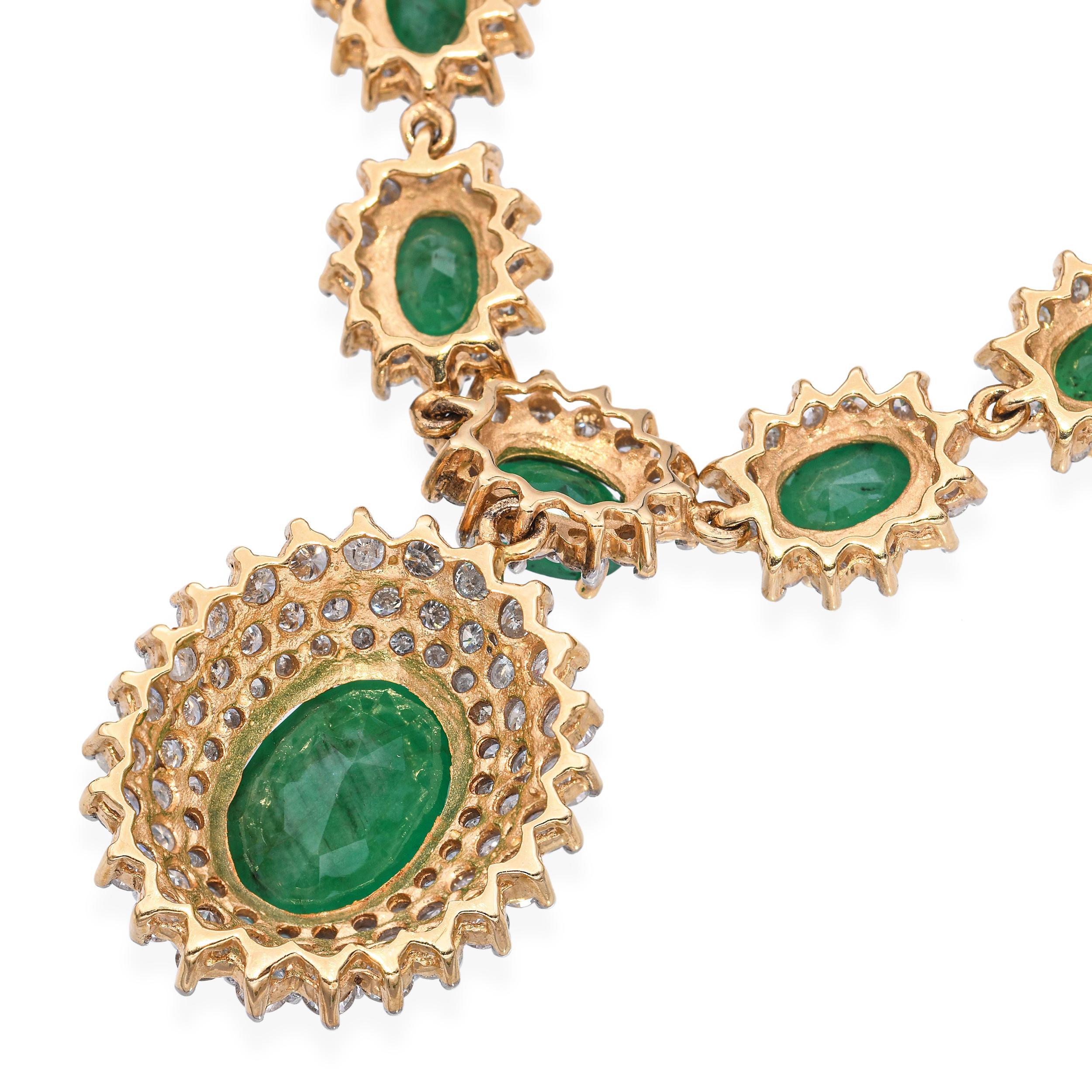 Collana in oro giallo 14k con diamanti da 13,23 carati e smeraldi da 42,01 carati In condizioni buone a New York, NY