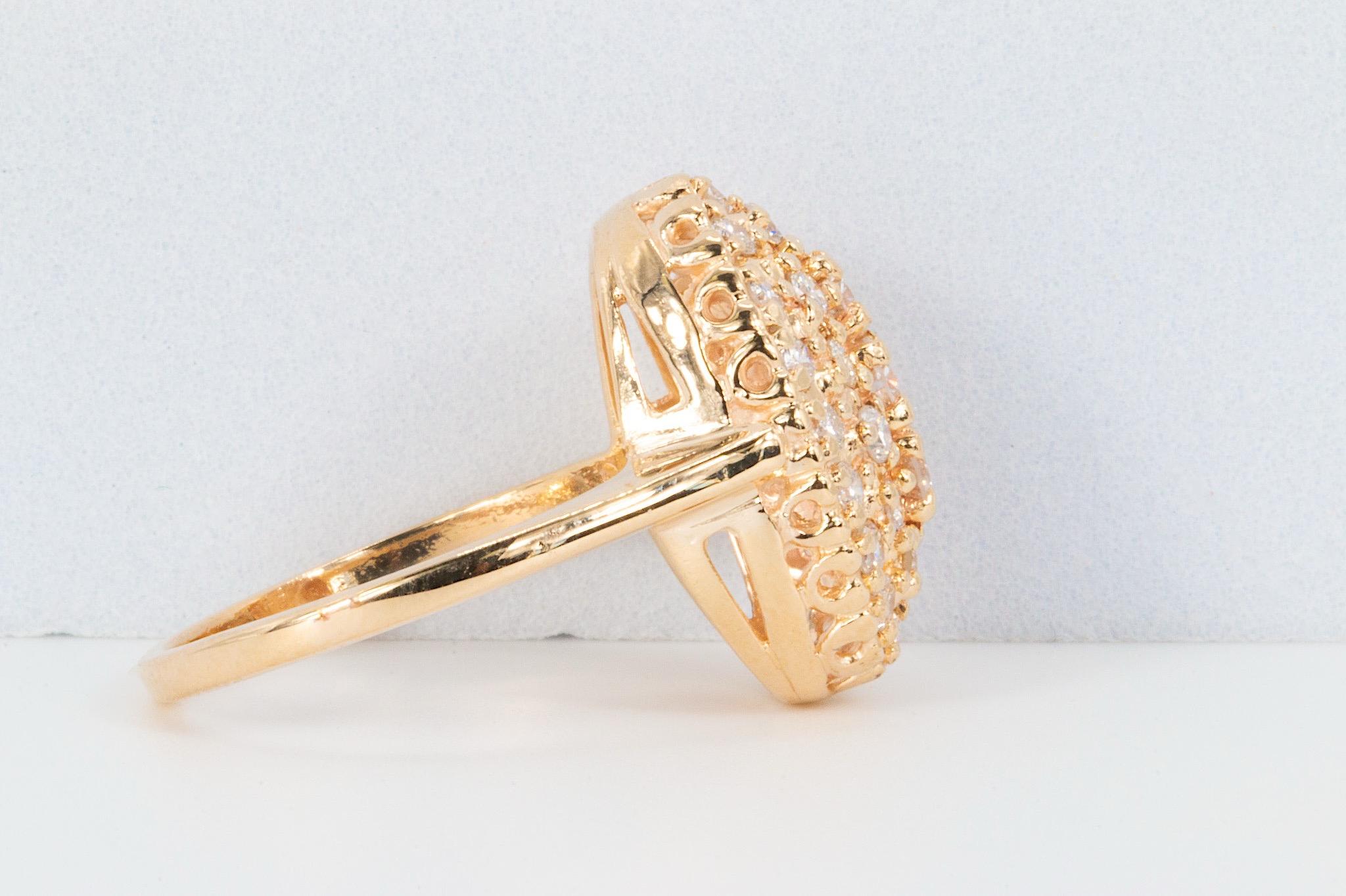 Taille ronde Bague cocktail en or jaune 14K avec diamant 1,35CTW en vente