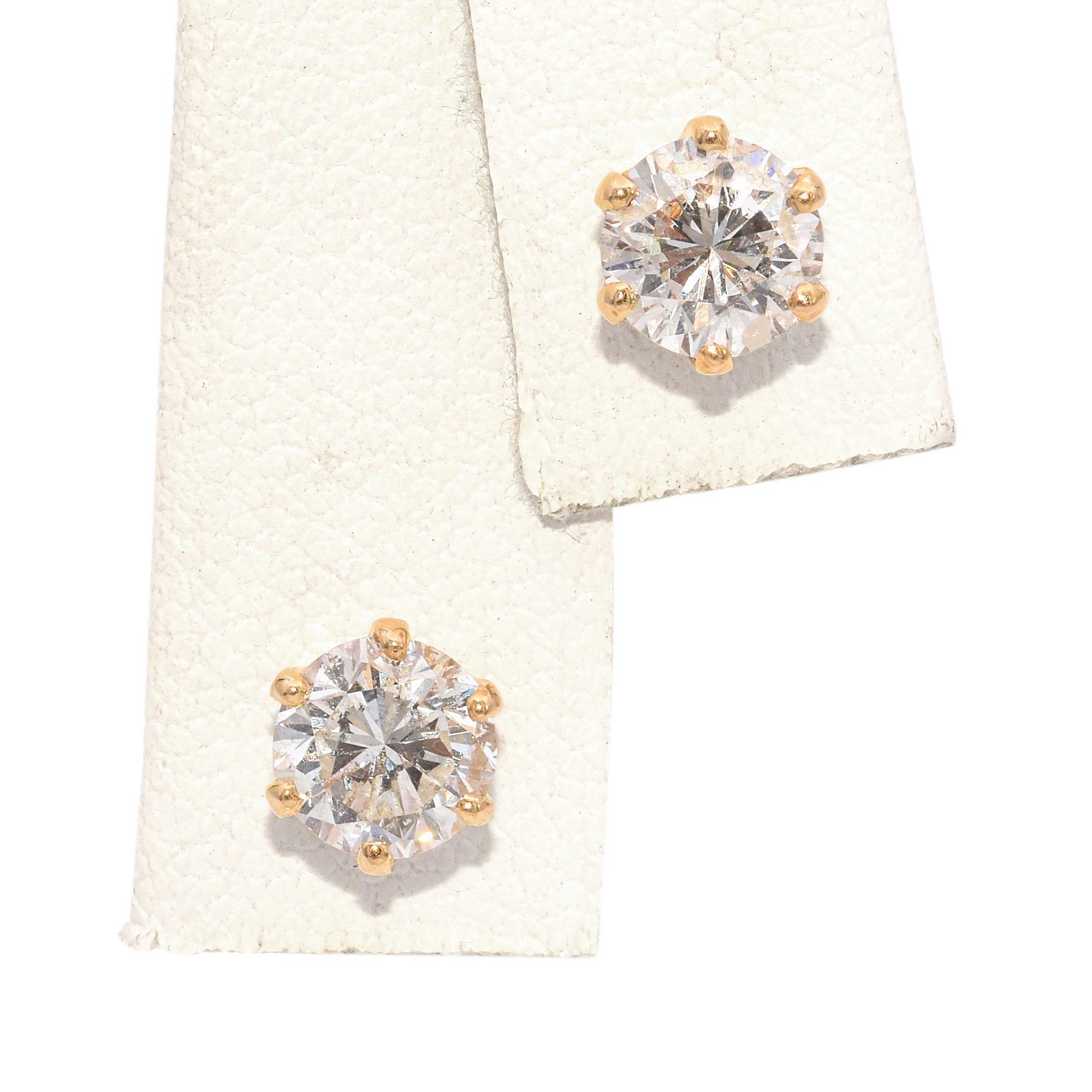 Taille ronde Boucles d'oreilles en or jaune 14K avec diamants ronds 1,38 TCW en vente