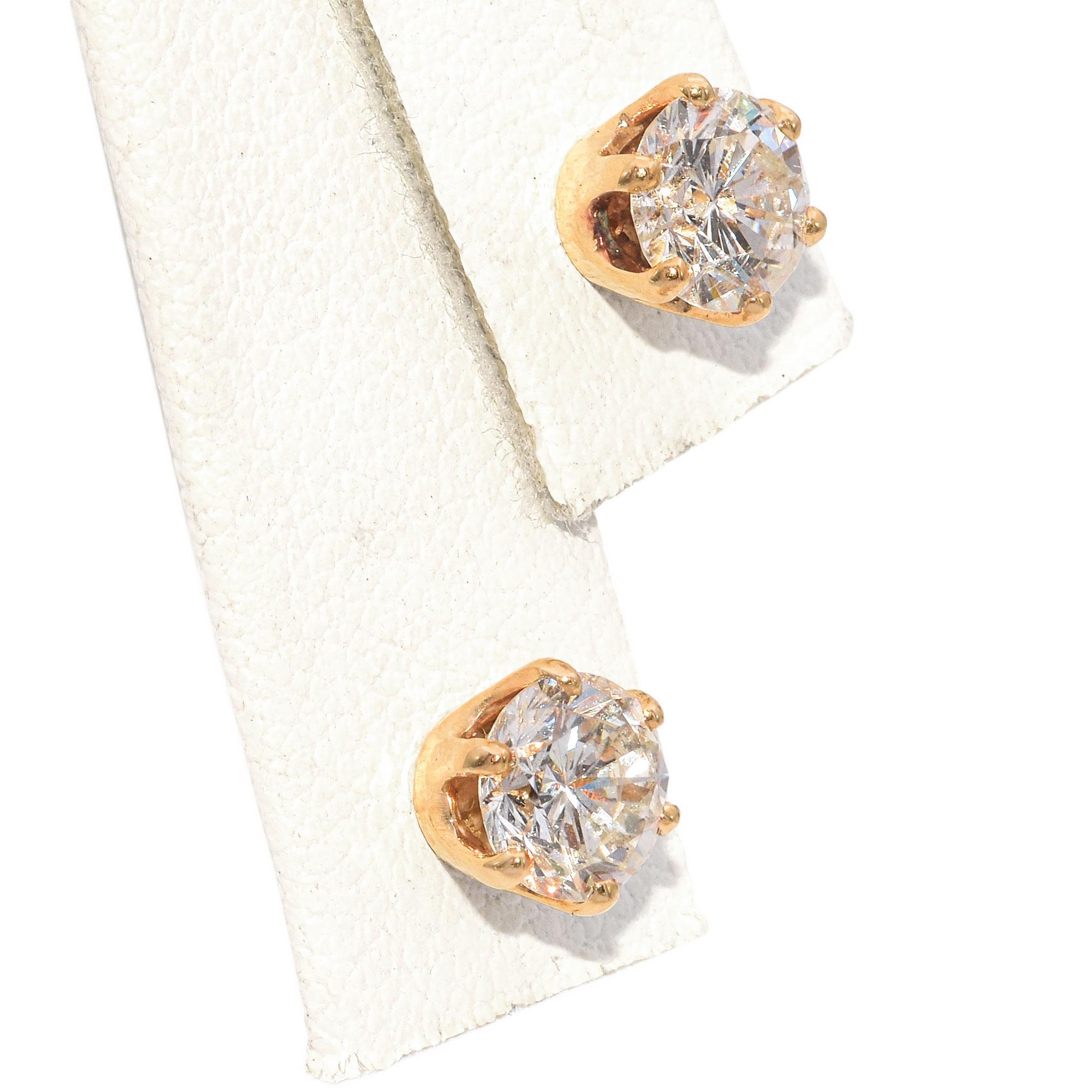 Boucles d'oreilles en or jaune 14K avec diamants ronds 1,38 TCW Bon état - En vente à New York, NY