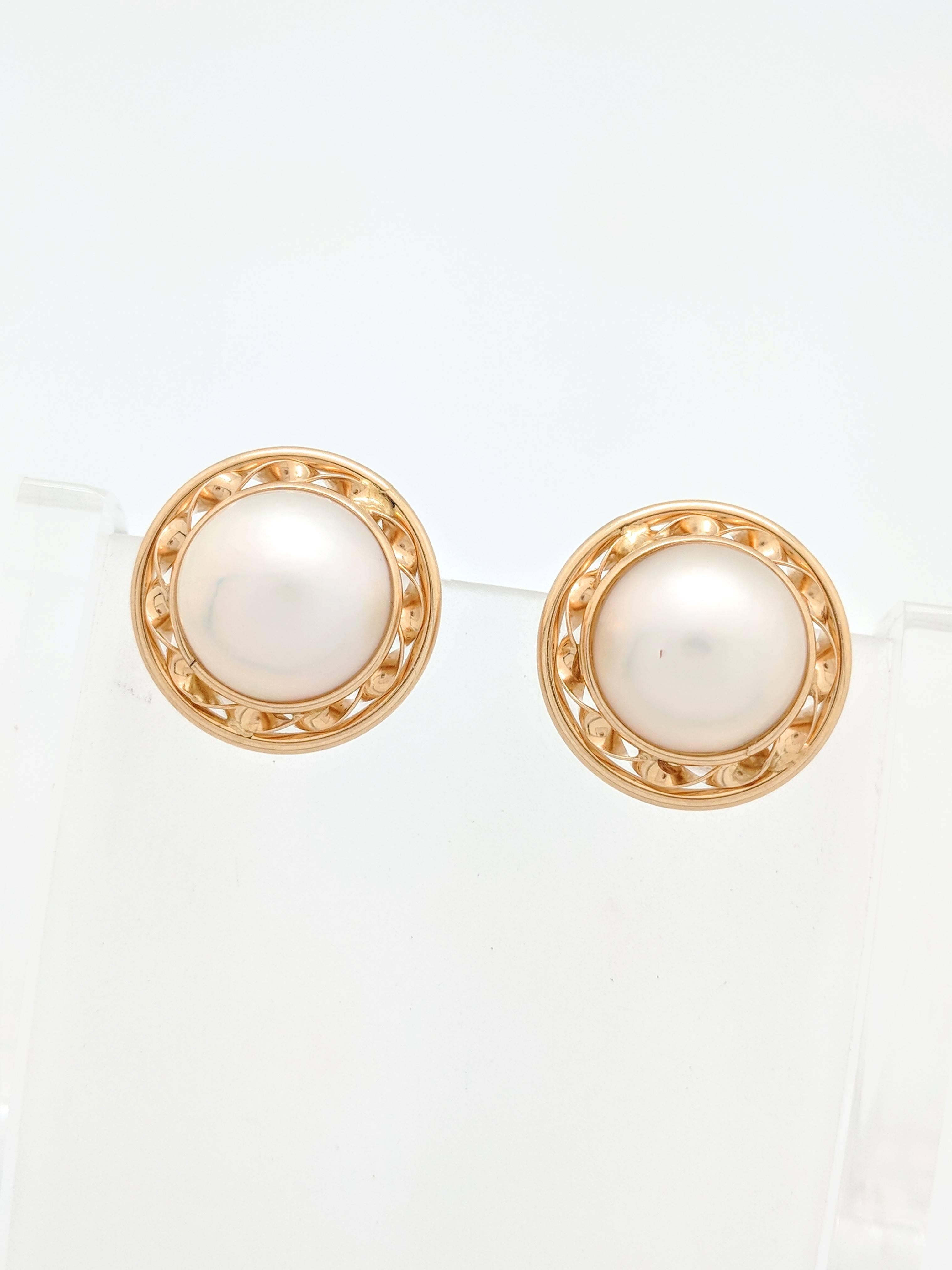Early Victorian 14 Karat Yellow Gold Mabe Pearl Earrings