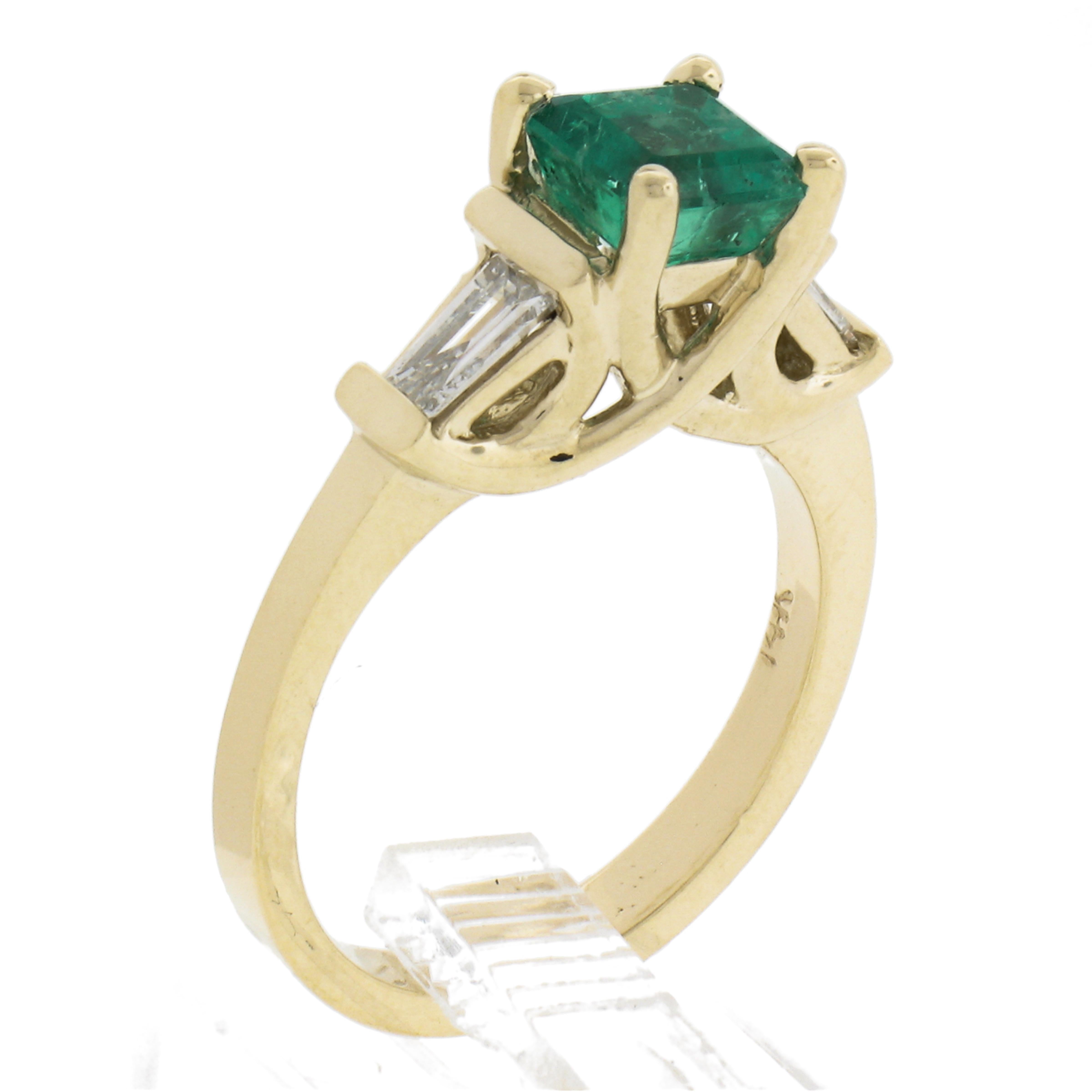 14k Yellow Gold 1.40ctw Emerald & Baguette Diamond Engagement Cocktail Ring For Sale 4