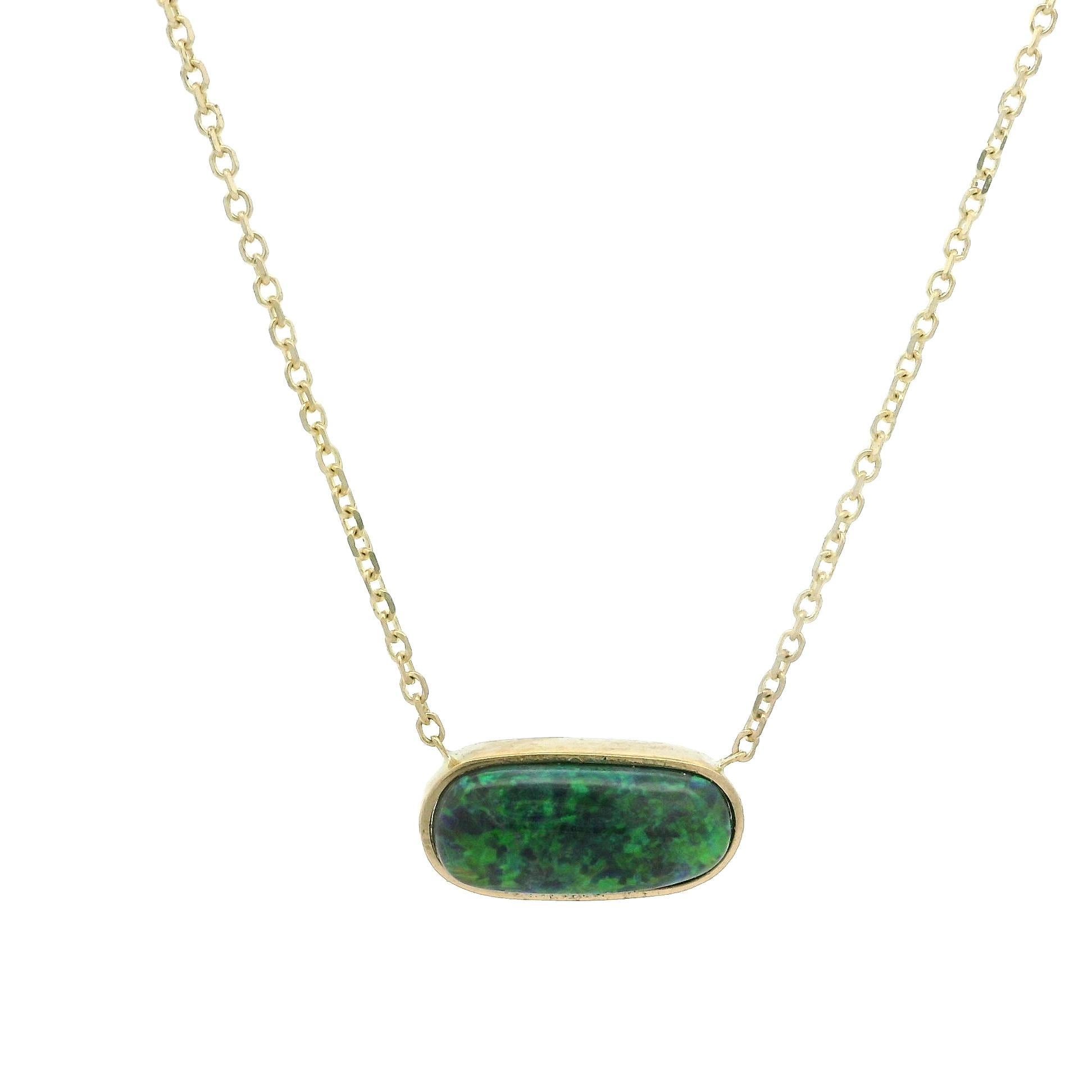 Collier à chaîne réglable en or jaune 14 carats avec pendentif opale noire ovale de 1,42 carat Excellent état - En vente à Montclair, NJ