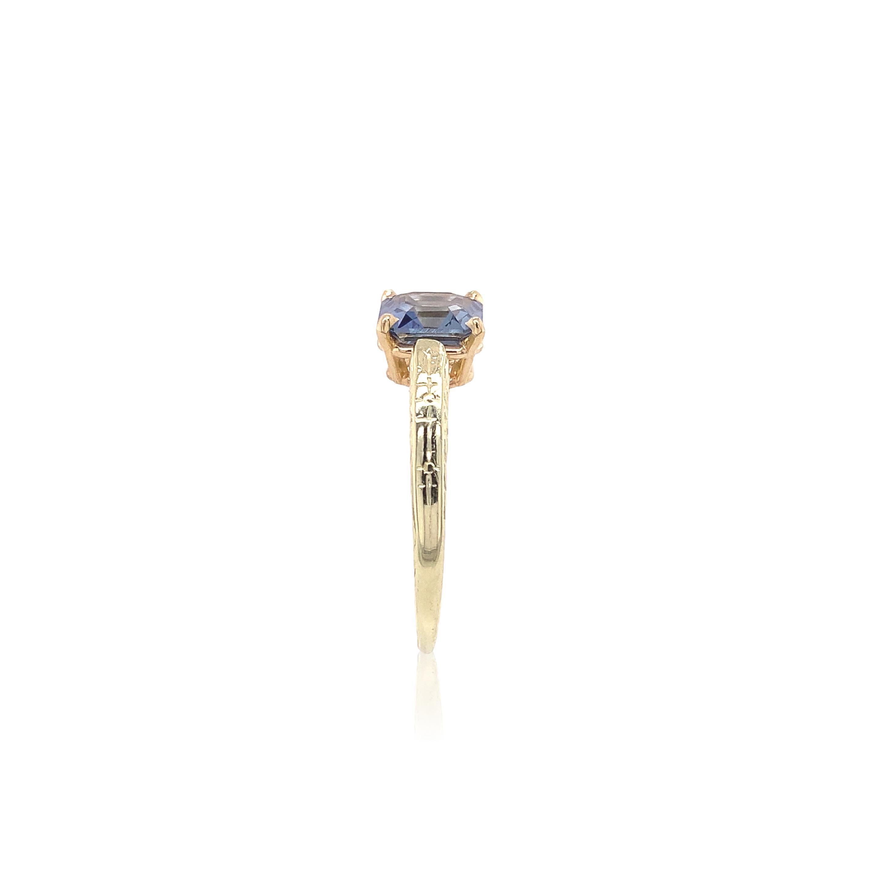 Women's or Men's 14K Yellow Gold 1.44 carat Asscher Cut Ceylon Sapphire Ring