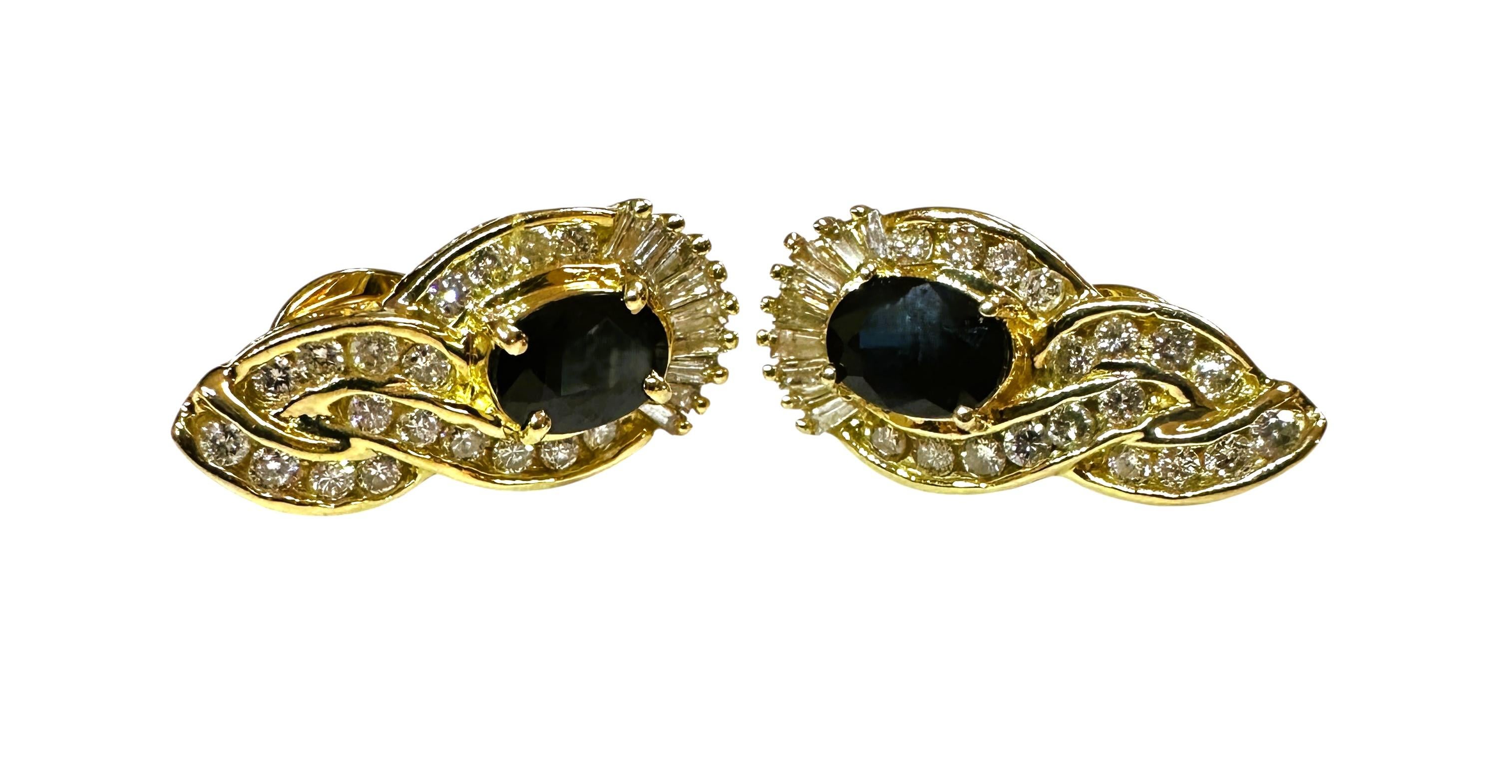 Boucles d'oreilles Omega en or jaune 14K avec saphir de 1,44 carat et diamant de 1,08 carat Pour femmes en vente