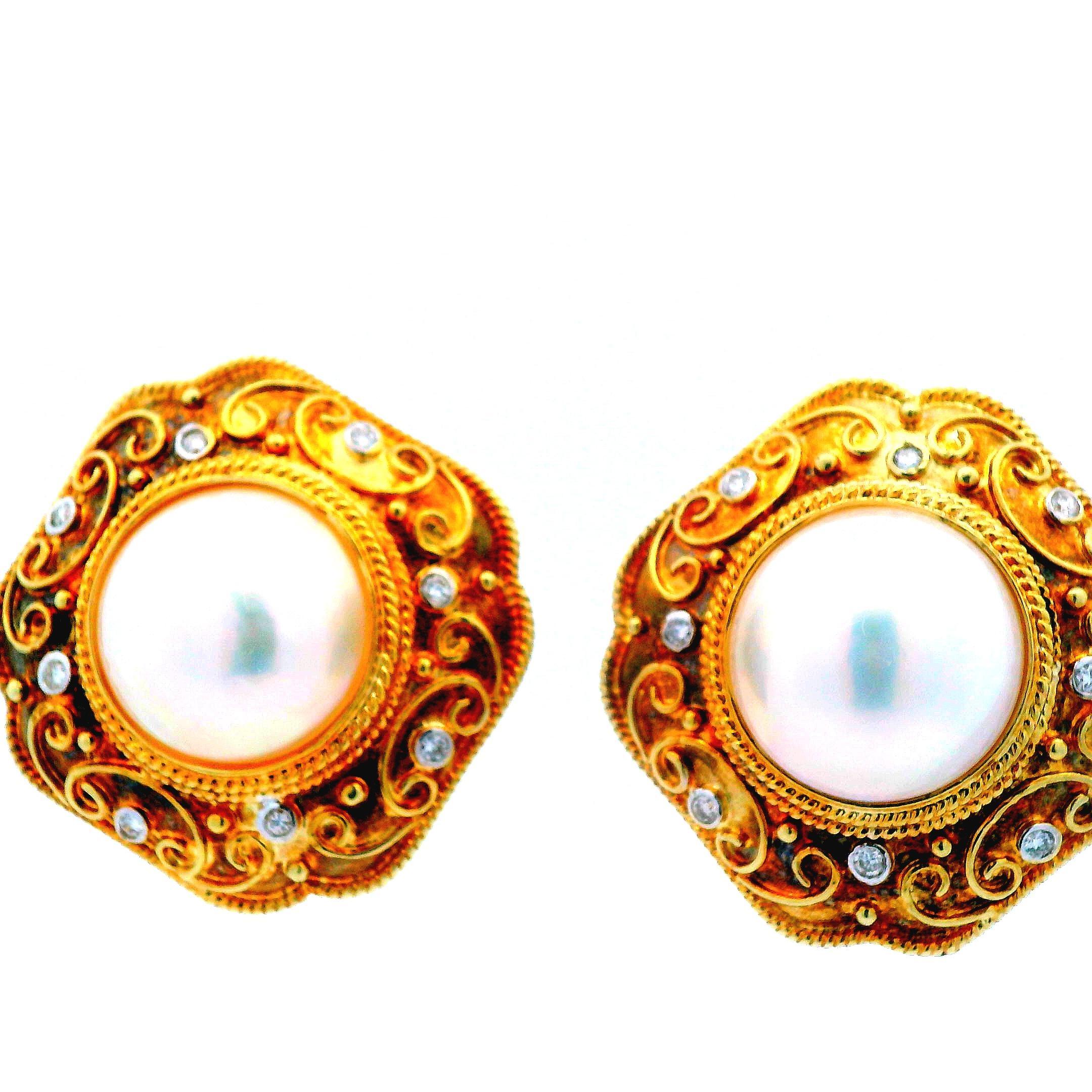 14K Gelbgold 14.5mm Mabe Peal und Diamant Ohrringe im Zustand „Hervorragend“ im Angebot in Lexington, KY