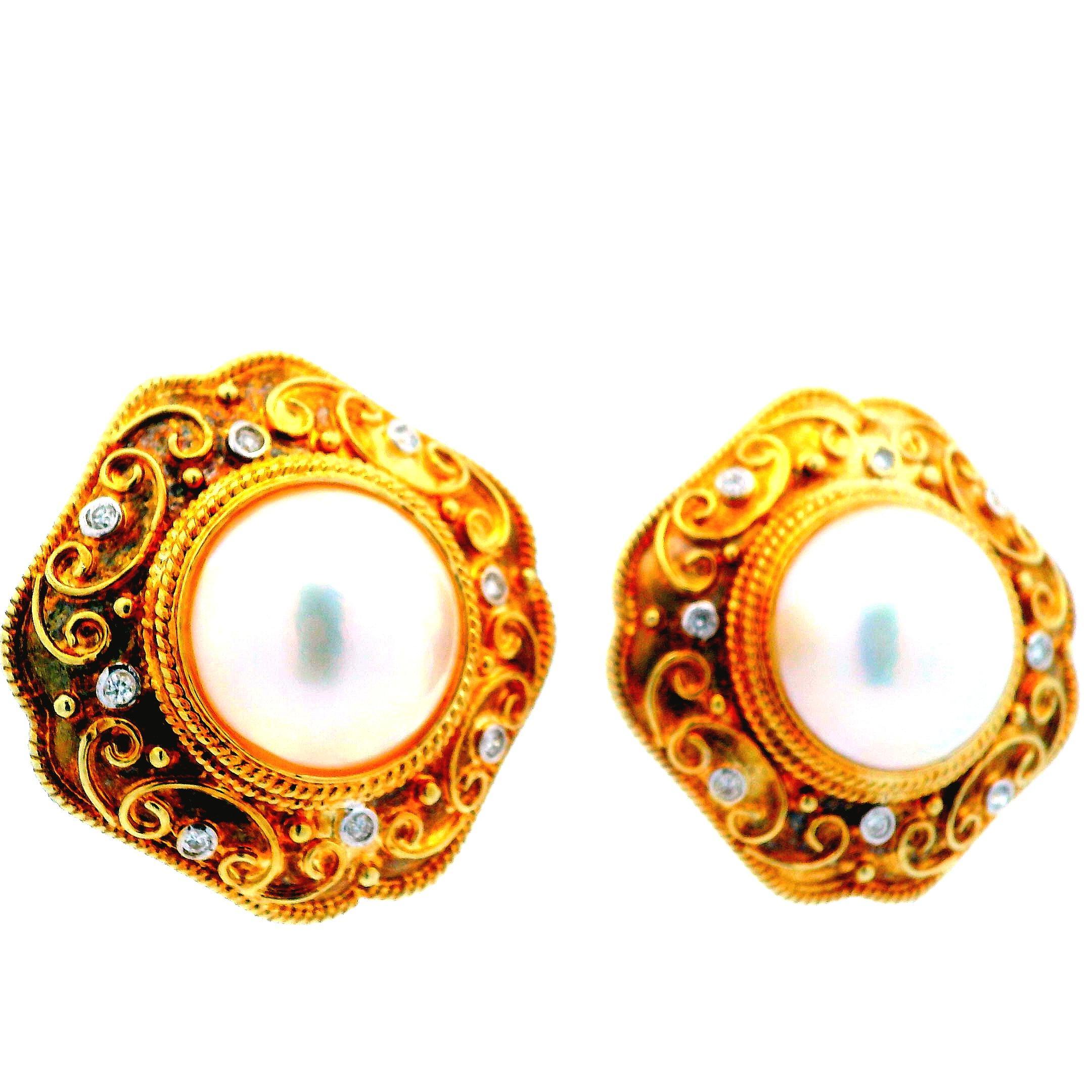 14K Gelbgold 14.5mm Mabe Peal und Diamant Ohrringe für Damen oder Herren im Angebot