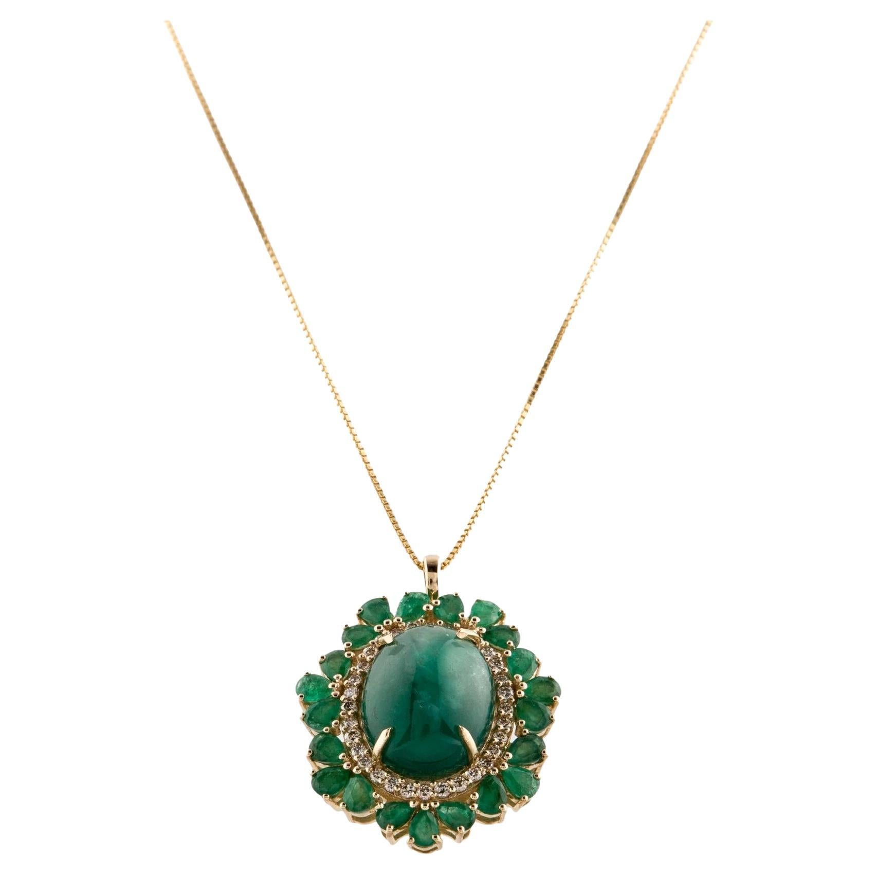Collier pendentif en or jaune 14 carats, émeraude et diamants 14,88 carats
