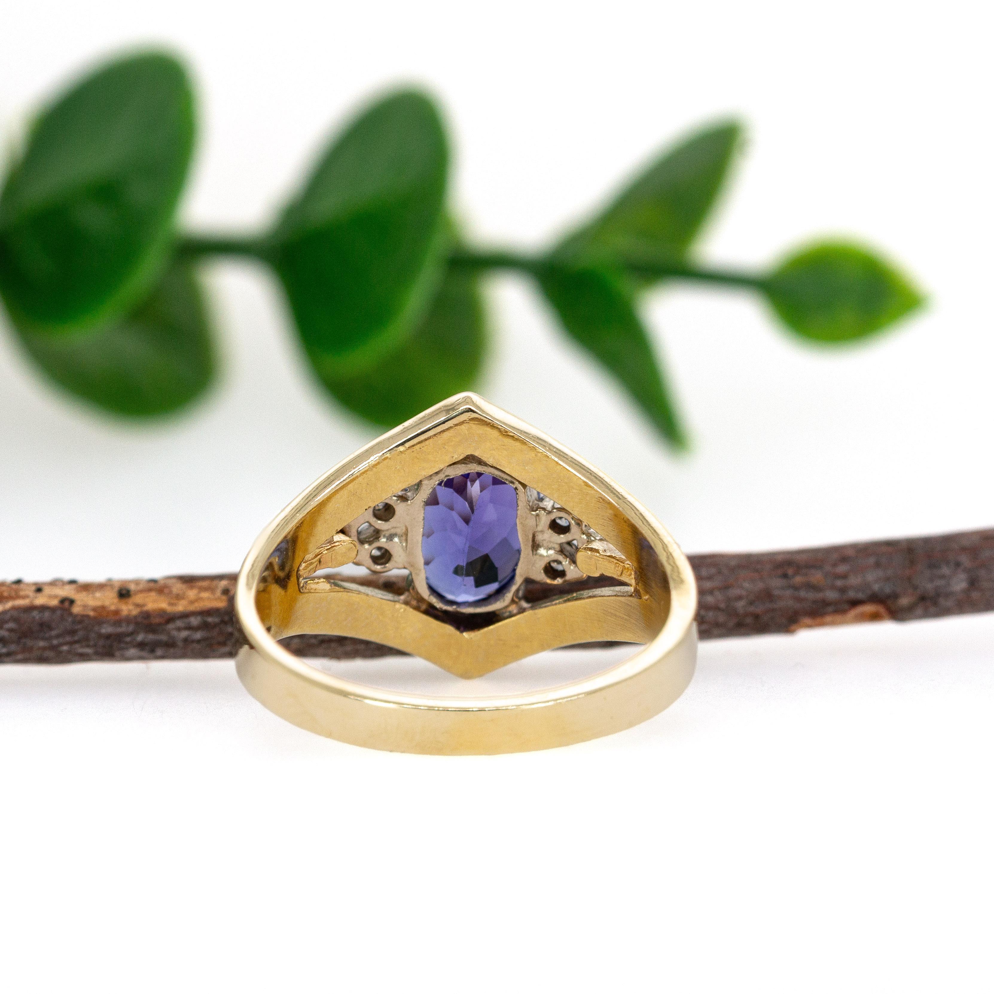 Bague en or jaune 14K 1.4cts Tanzanite et diamants naturels  OV 8x6mm Pour femmes en vente
