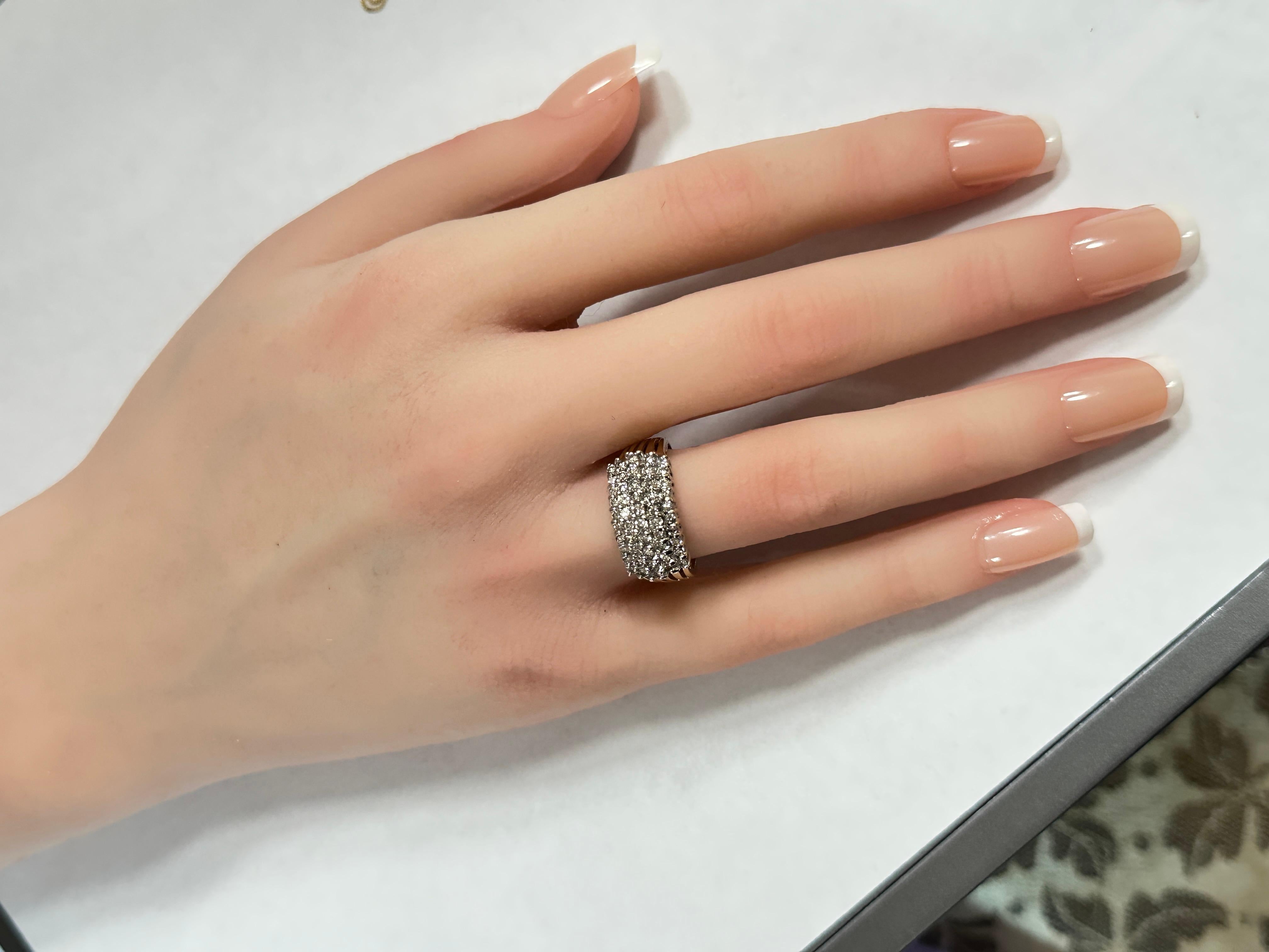 Anillo de oro amarillo de 14 quilates con un diamante talla brillante de 1,5 quilates, talla 7,5 Corte princesa en venta