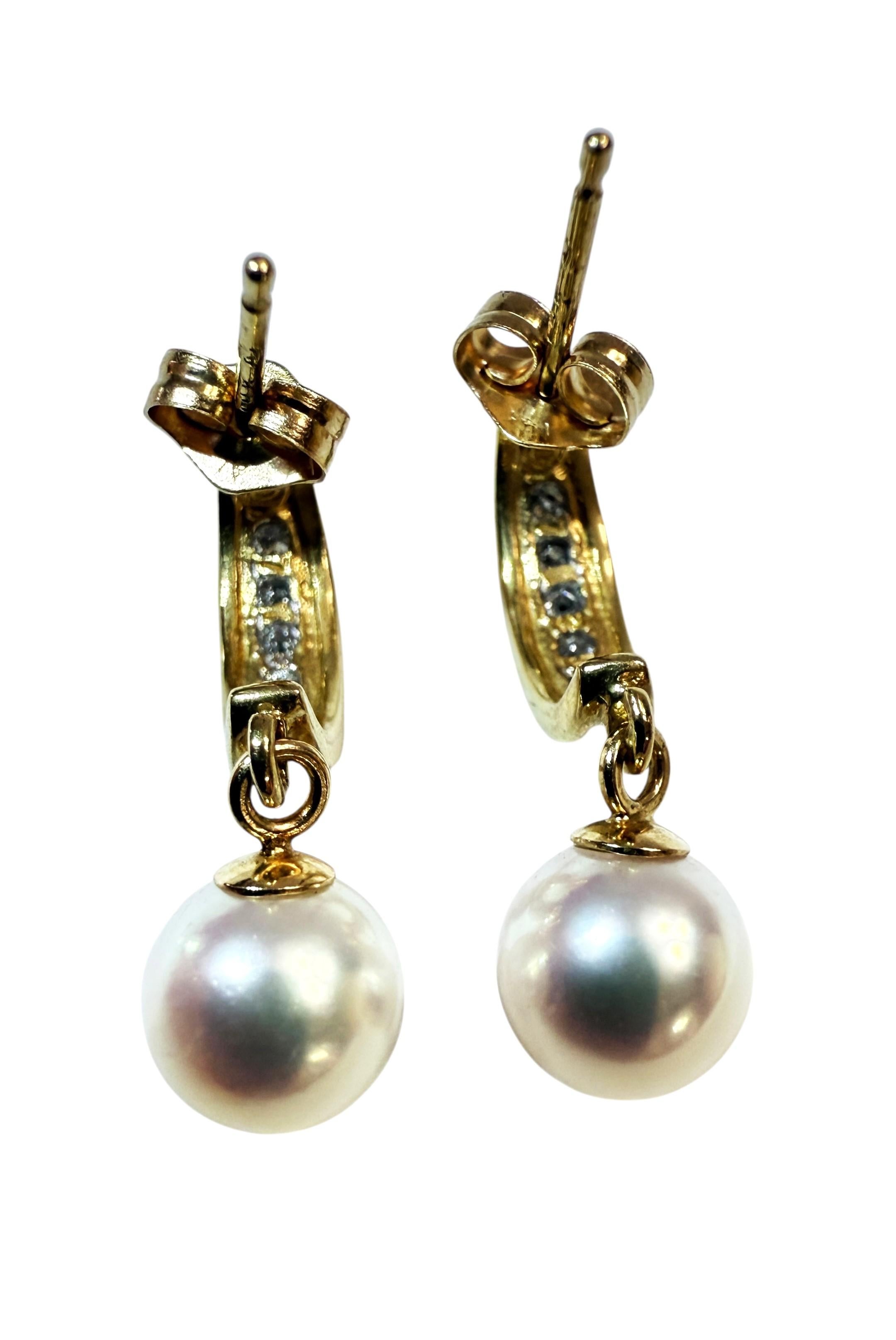 Boucles d'oreilles demi-cercle en or jaune 14K avec diamants et perles d'eau douce de 0,15 carat en vente 4