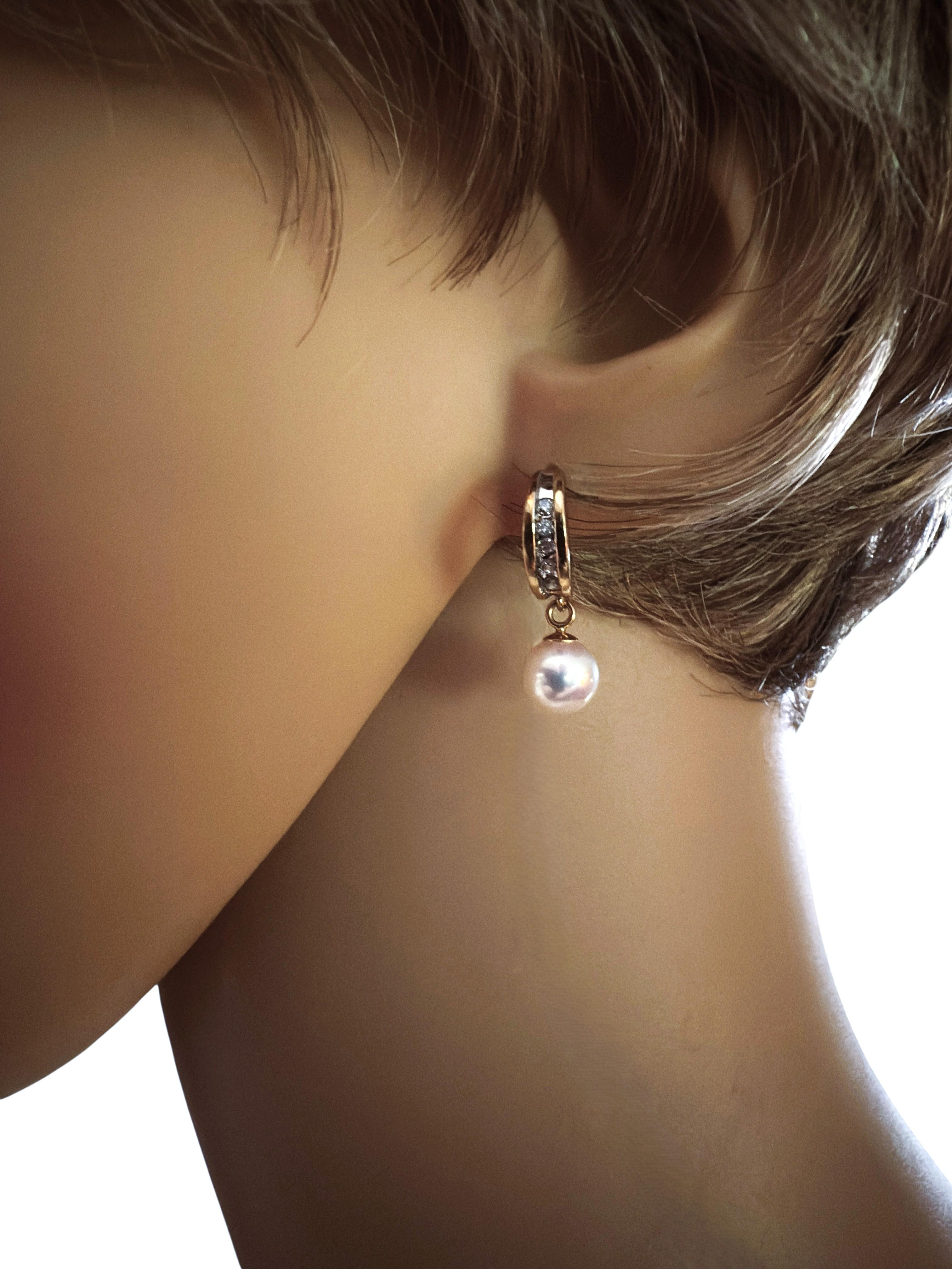 Art déco Boucles d'oreilles demi-cercle en or jaune 14K avec diamants et perles d'eau douce de 0,15 carat en vente