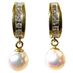 14K Gelbgold .15 Karat Diamant & Süsswasserperle halbe Reifen Ohrringe
