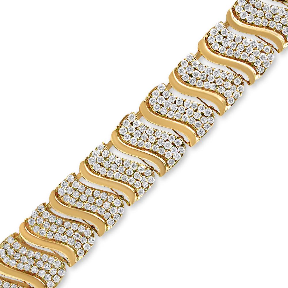 Contemporary 14K Yellow Gold 15.0 Carat Diamond Chevron Wave Link Bracelet For Sale