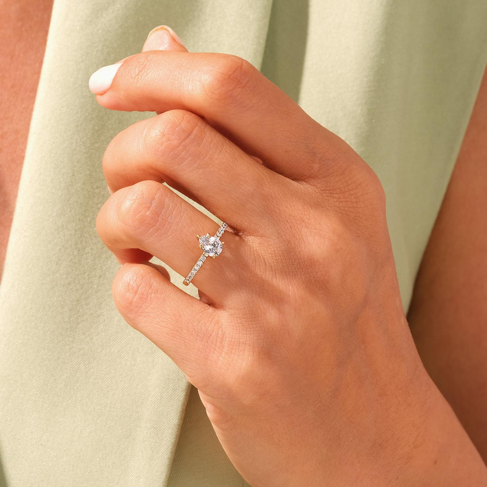 14k Yellow gold 1.50 CT Pear Engagement Ring Moissanite Half Eternity Ring. en vente 1