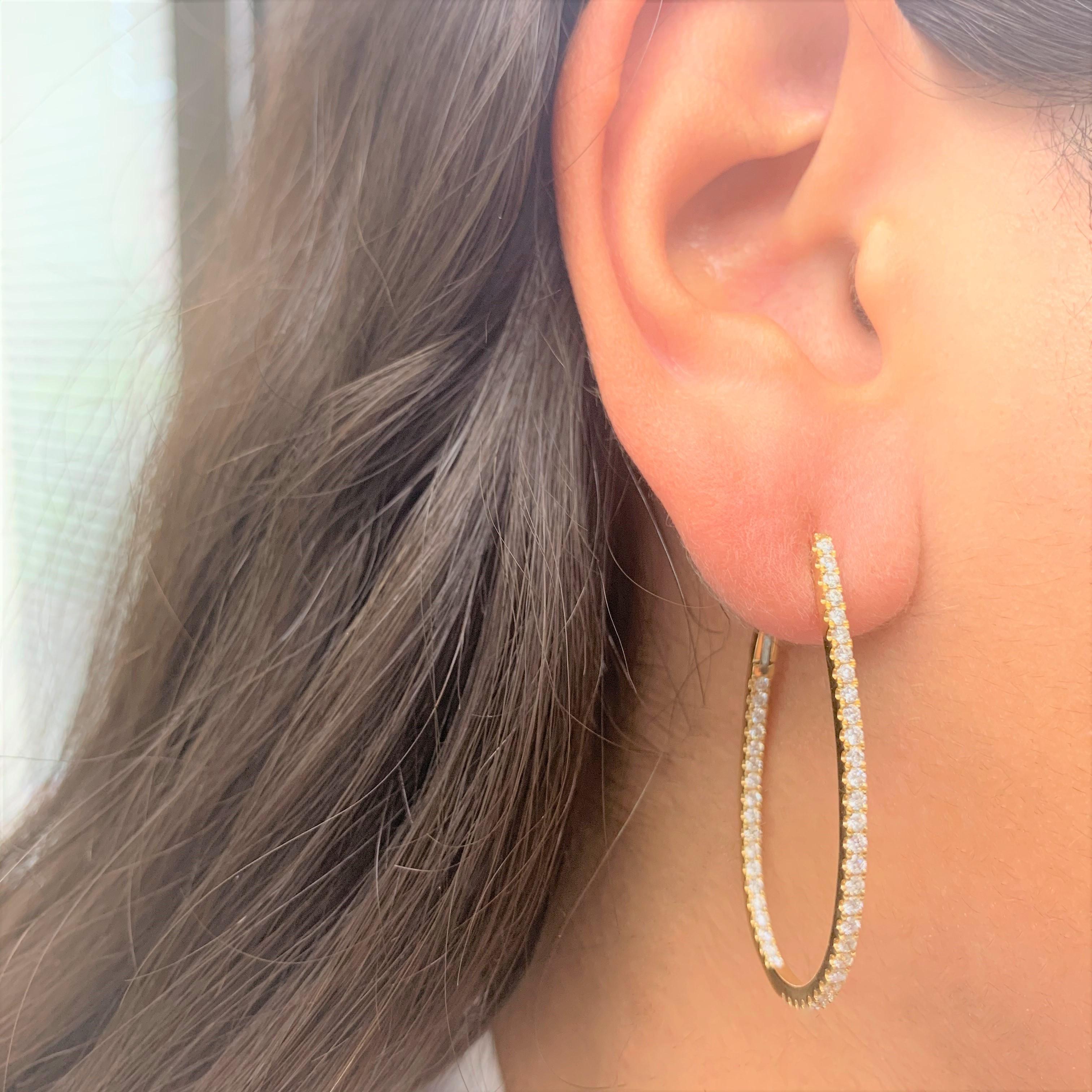 Taille baguette Créole P/S en or jaune 14 carats avec diamants de 1,50 carat pour elle en vente