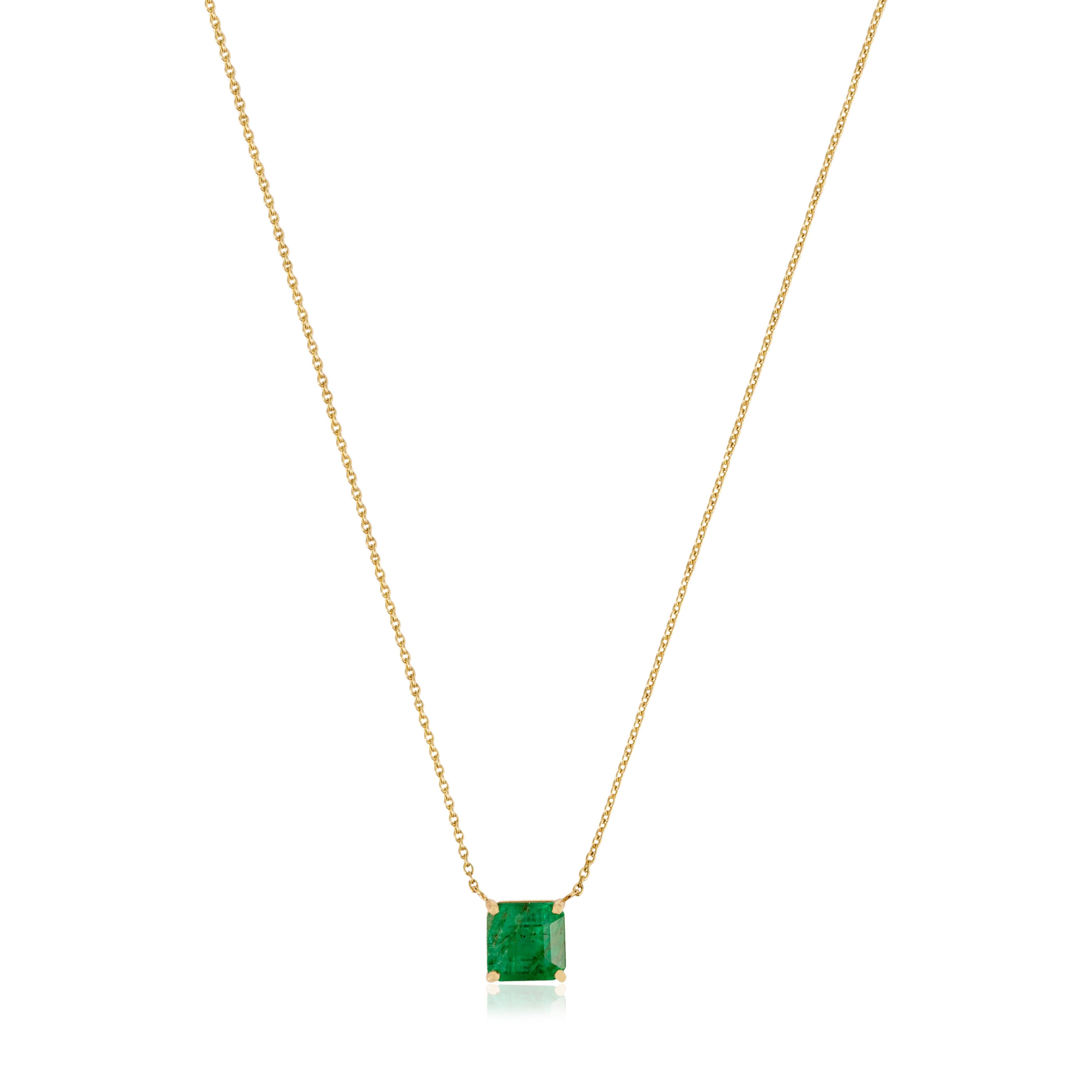 Modern 14K Yellow Gold 1.51 CTW Square-Cut Natural Emerald Solitaire Chain Necklace For Sale
