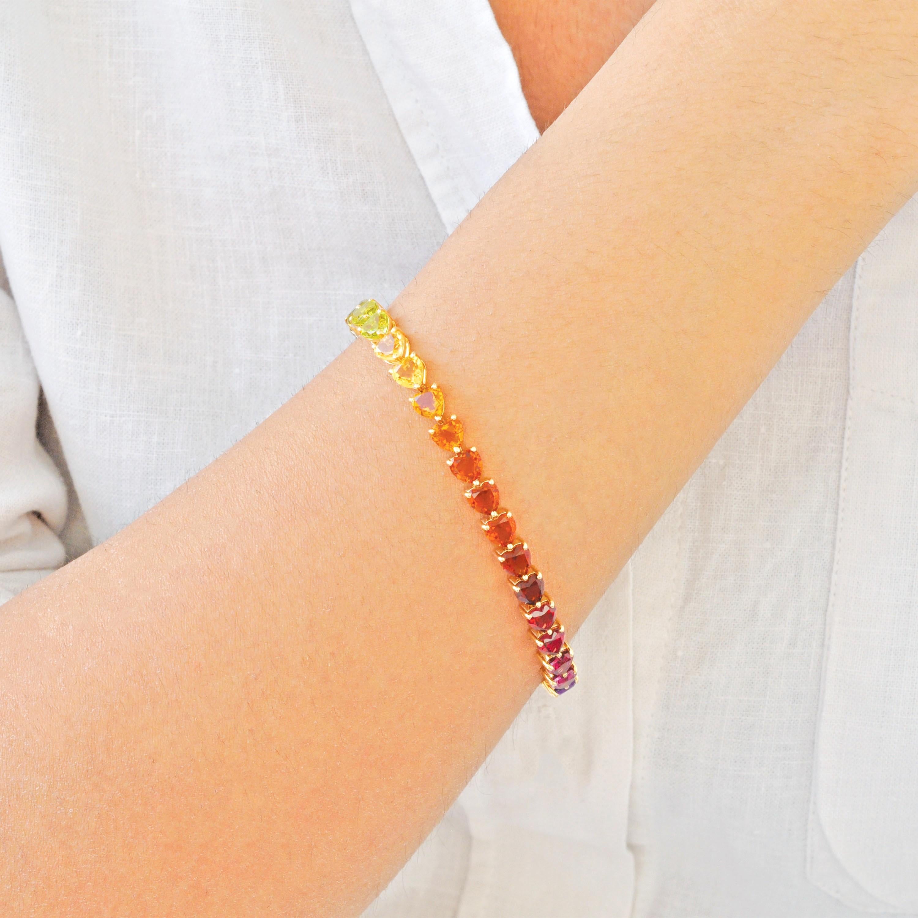 14K Gelbgold 15,30 Karat 5 MM Herz Regenbogen Edelsteine Tennis Gliederarmband im Angebot 11