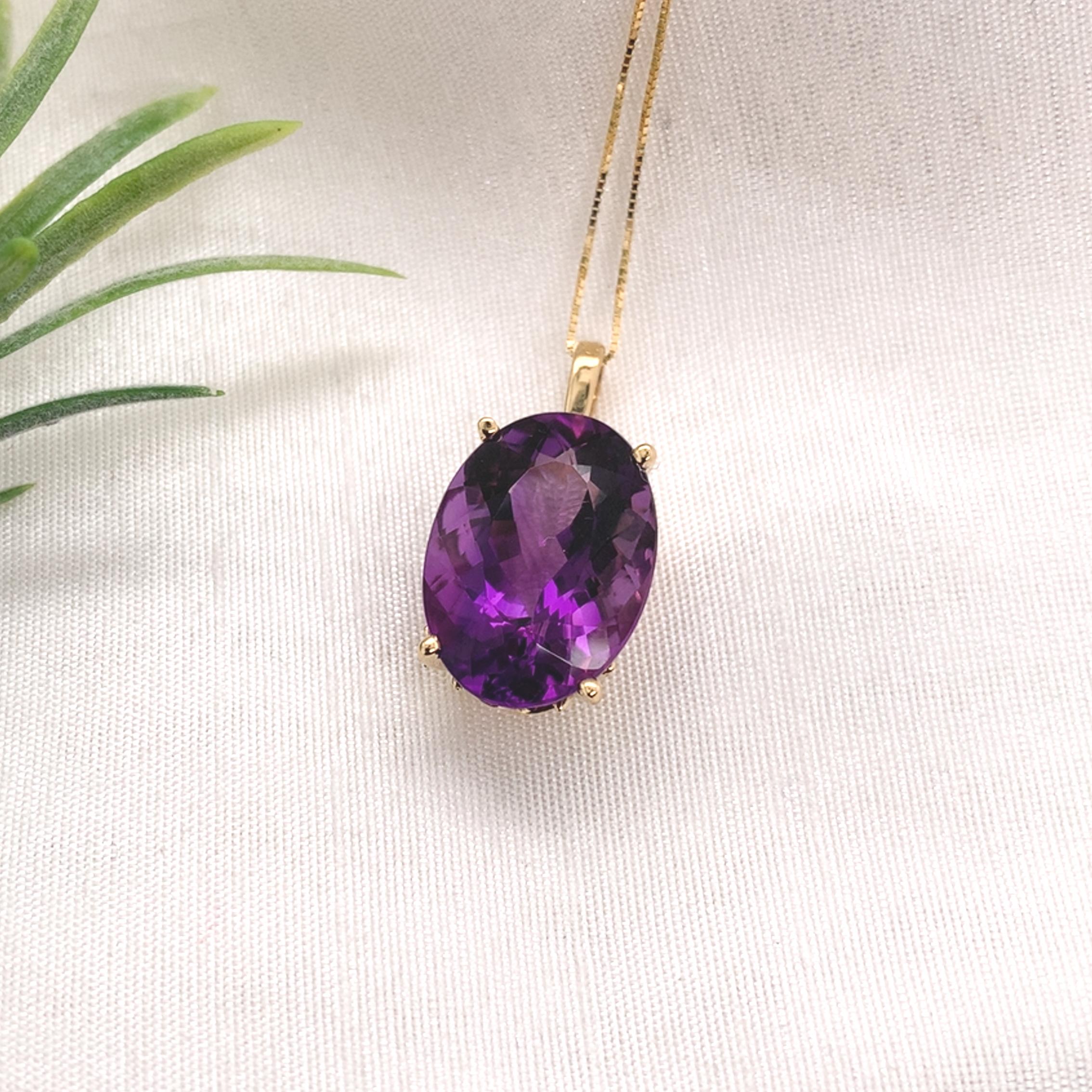 Pendentif en or jaune 14 carats avec améthyste ovale de 15,38 carats et chaîne de 18 pouces en vente 1