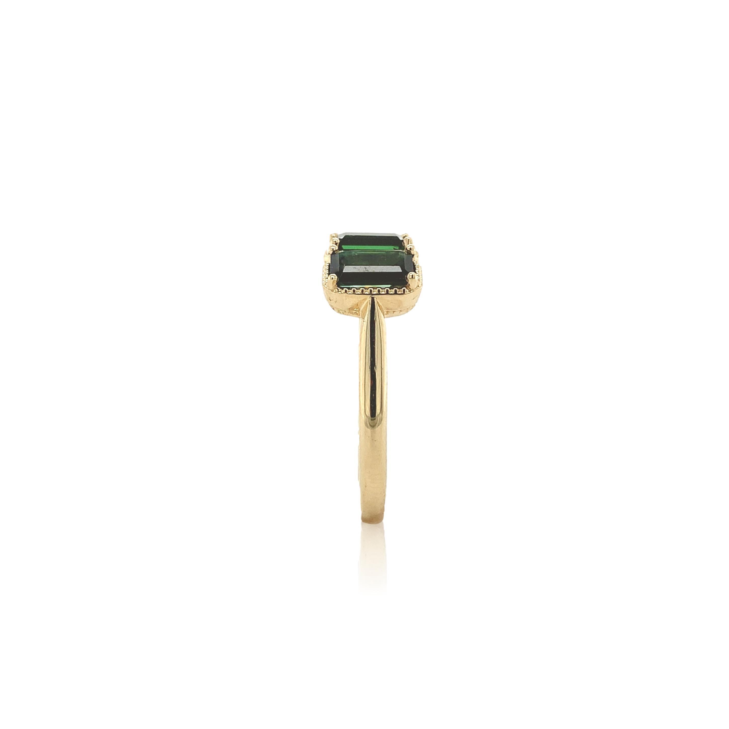 14K Yellow Gold 1.53ct Tourmaline 3-Stone Ring In New Condition For Sale In Big Bend, WI