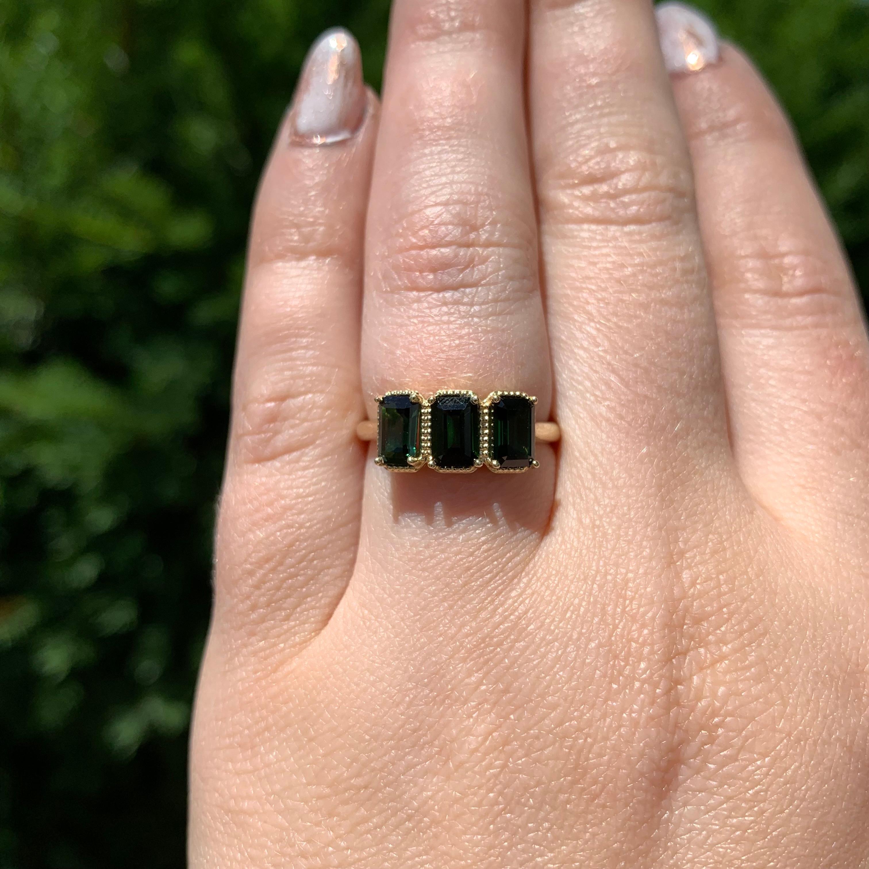 14K Yellow Gold 1.53ct Tourmaline 3-Stone Ring For Sale 2