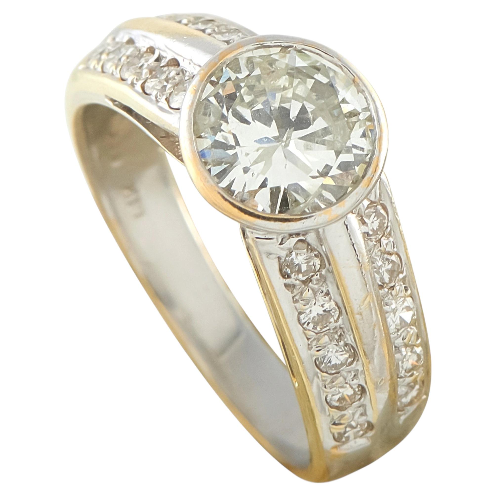Ring aus 14-karätigem Gelbgold mit einem Diamanten von 1,55 Karat, Art.-Nr. MF03-070926