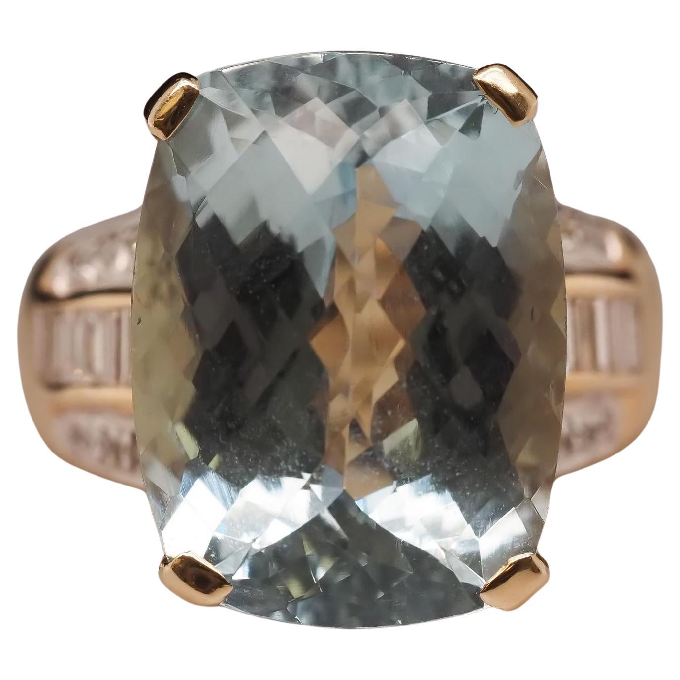 14K Yellow Gold 15ct Checkerboard Aquamarine and Diamond Baguette Diamond Ring For Sale