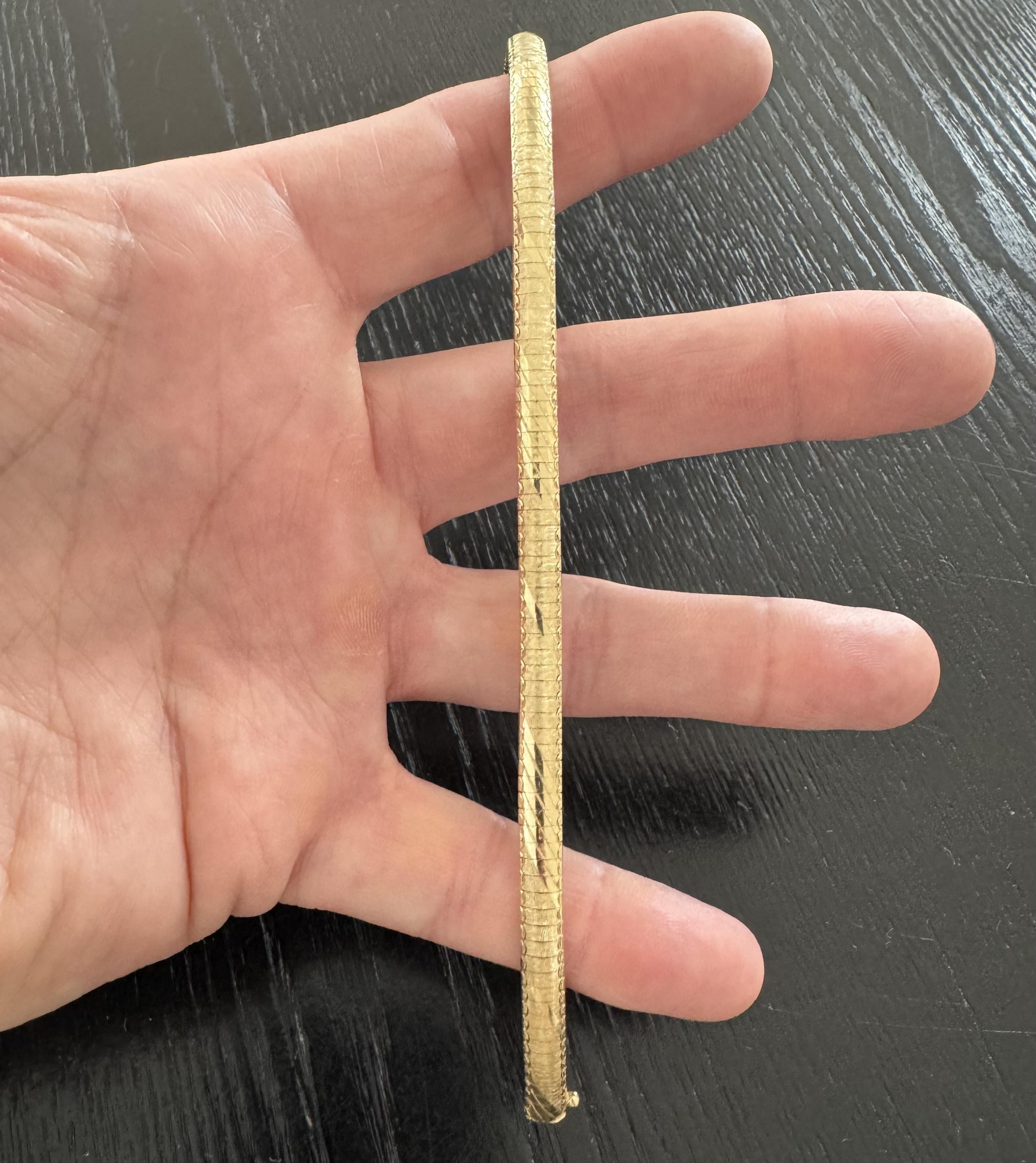 14k Yellow Gold 15g Textured Fancy 5.5mm Omega Link Bracelet Italy 8