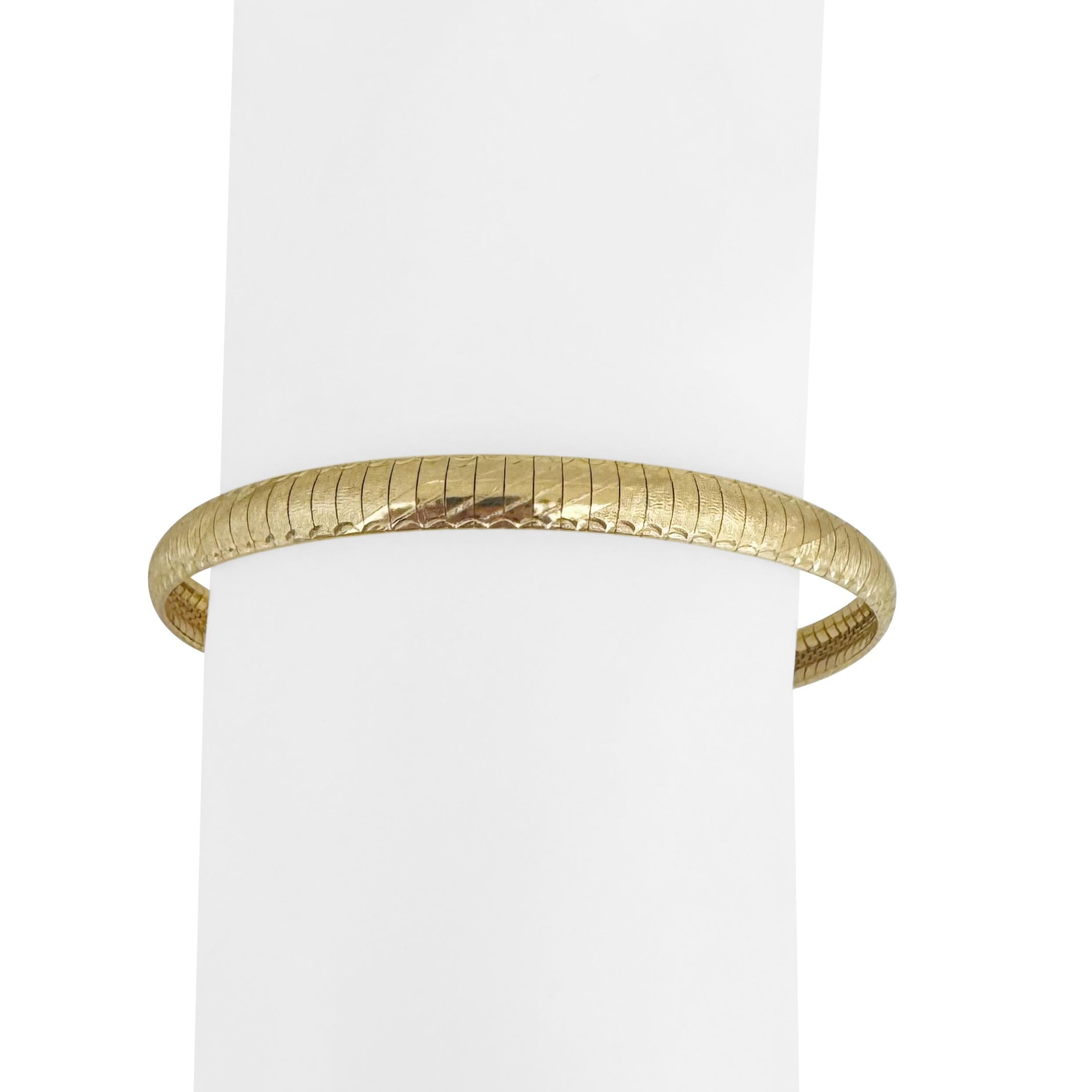 14k Yellow Gold 15g Textured Fancy 5.5mm Omega Link Bracelet Italy 8