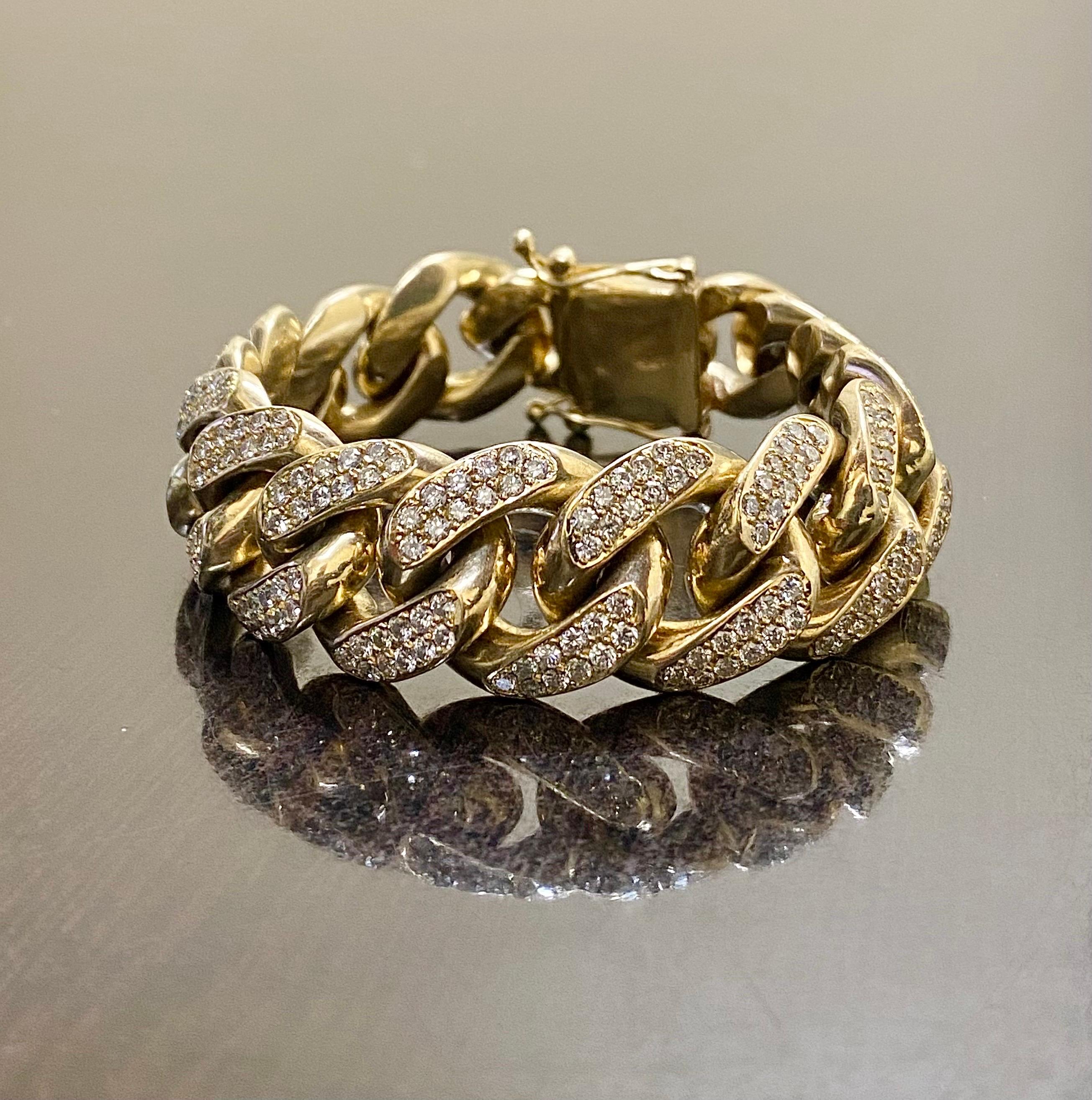 DeKara Designs Collection

High End Beautiful Yellow Gold Unisex Cuban Link Bracelet.

Metal- 14K Yellow Gold, .583, 160 Grams.

Stones- 308 Round Diamonds G Color VS2-SI1 Clarity 9.24 Carats.

An amazing piece of jewelry!!! This is a extremely