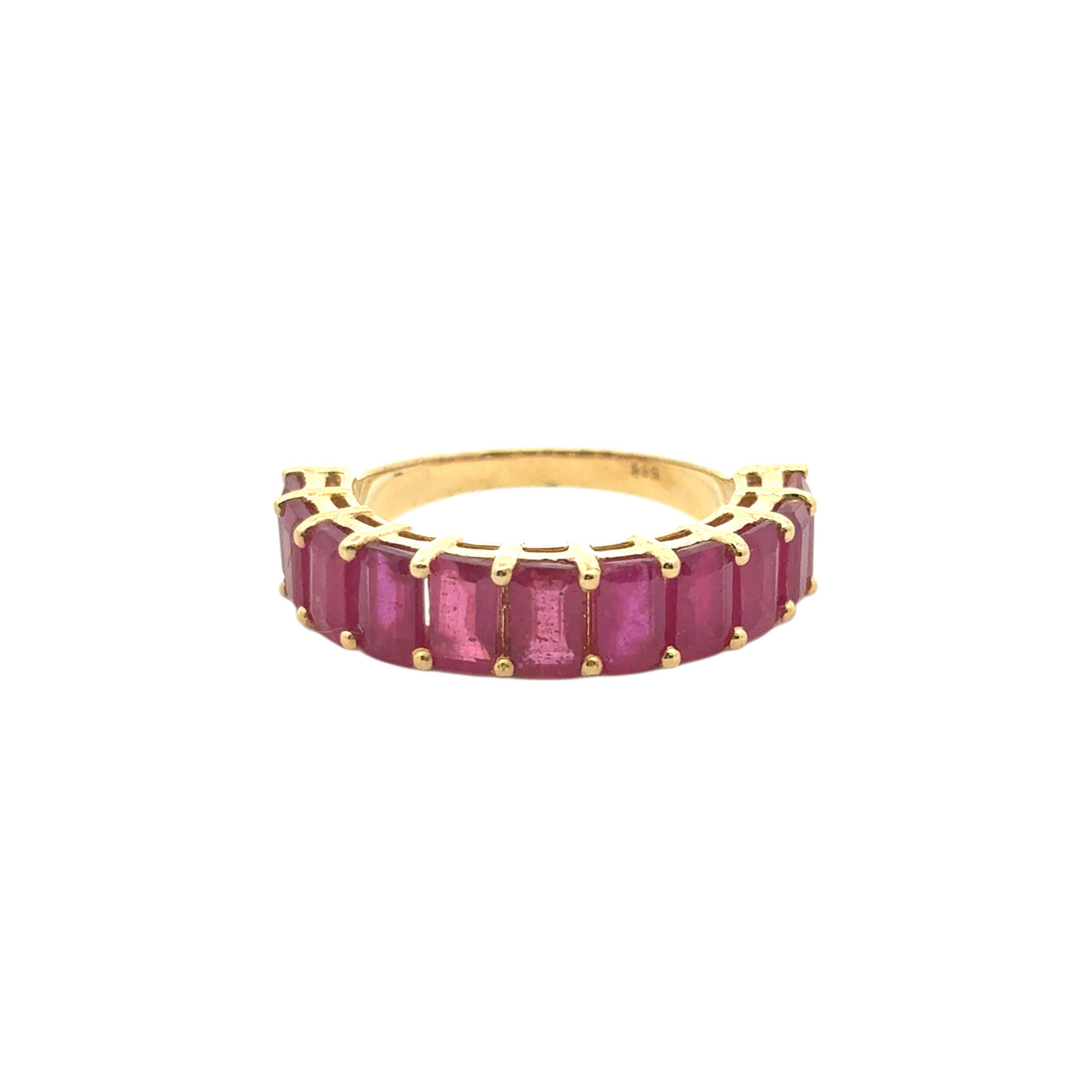 14k Yellow Gold 1.60ctw Emerald Cut Ruby Halfway Band Ring en vente 4