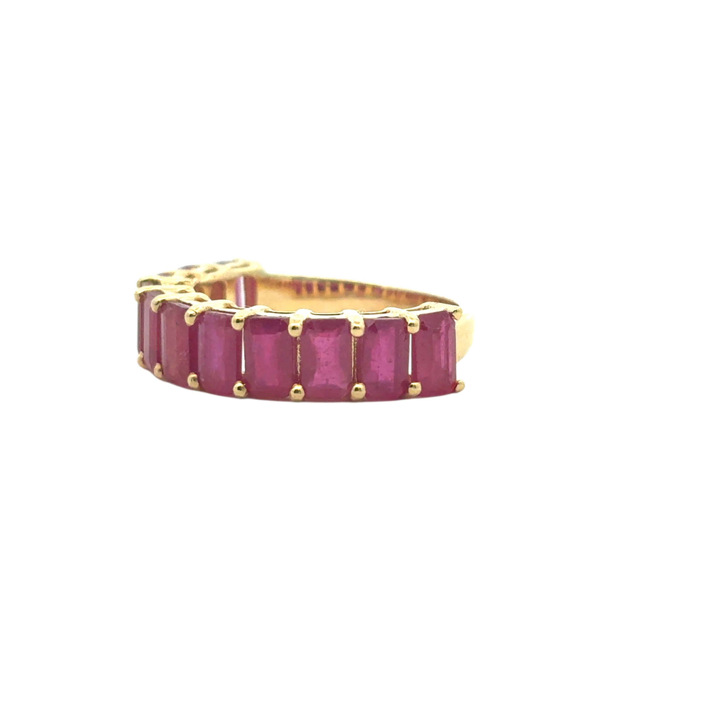 14k Yellow Gold 1.60ctw Emerald Cut Ruby Halfway Band Ring Neuf - En vente à Boca Raton, FL