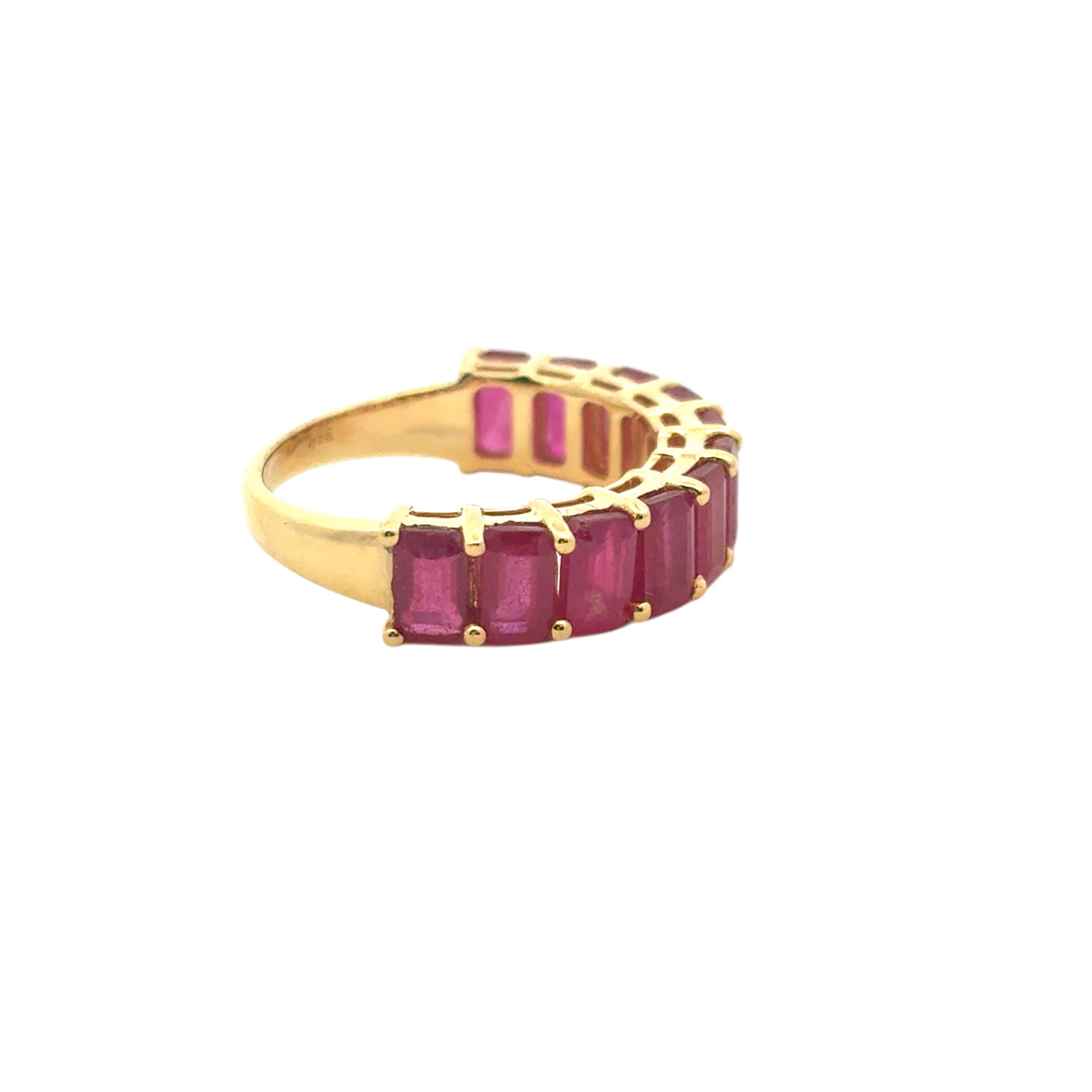 14k Yellow Gold 1.60ctw Emerald Cut Ruby Halfway Band Ring en vente 1