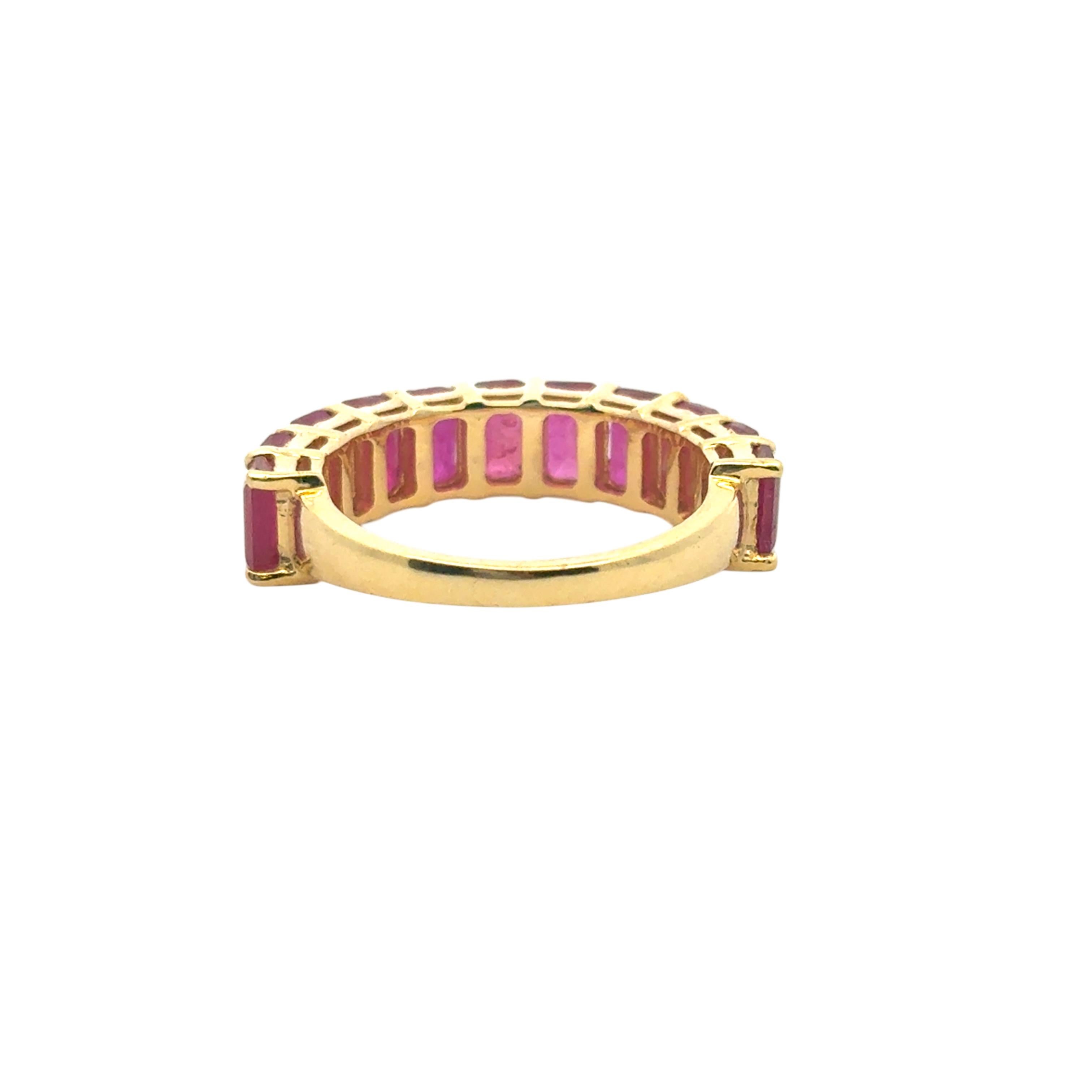 14k Yellow Gold 1.60ctw Emerald Cut Ruby Halfway Band Ring en vente 2