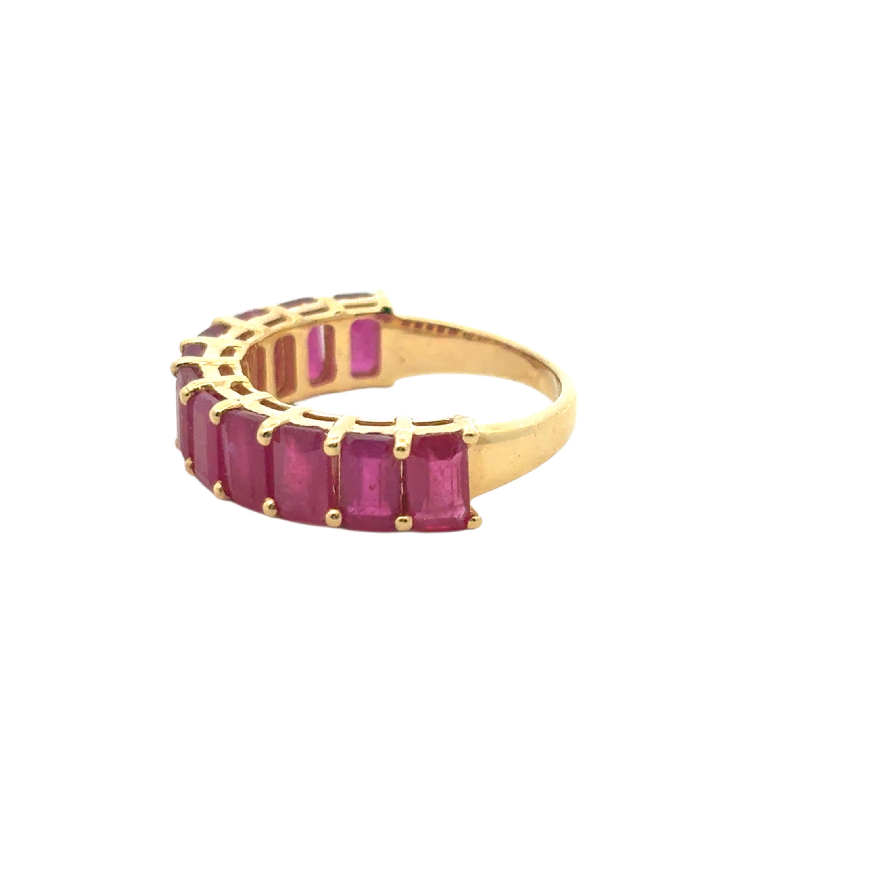 14k Yellow Gold 1.60ctw Emerald Cut Ruby Halfway Band Ring en vente 3