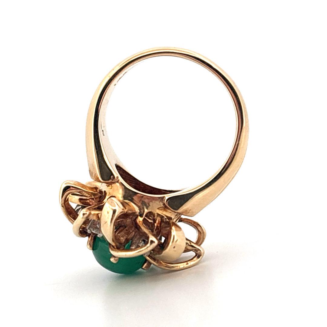 Anello in oro giallo 14K con smeraldo cabochon da 1,65 carati e diamante da 0,25 carati in vendita 2