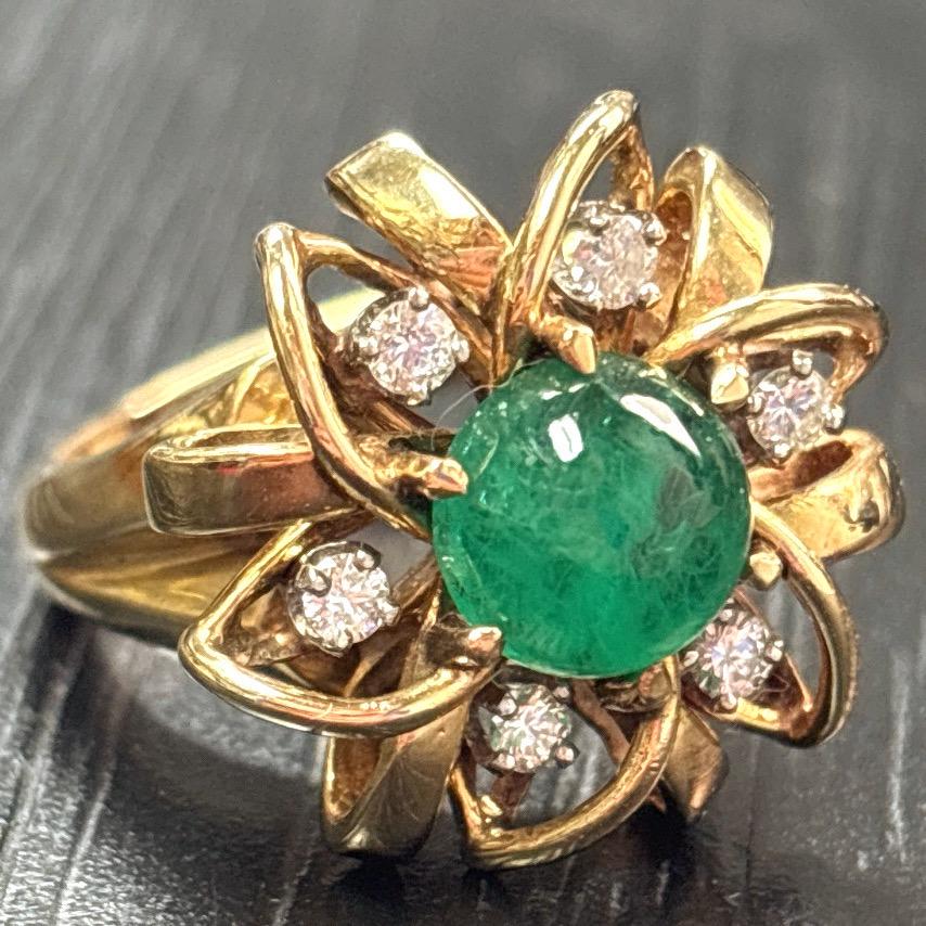 Anello in oro giallo 14K con smeraldo cabochon da 1,65 carati e diamante da 0,25 carati in vendita 3
